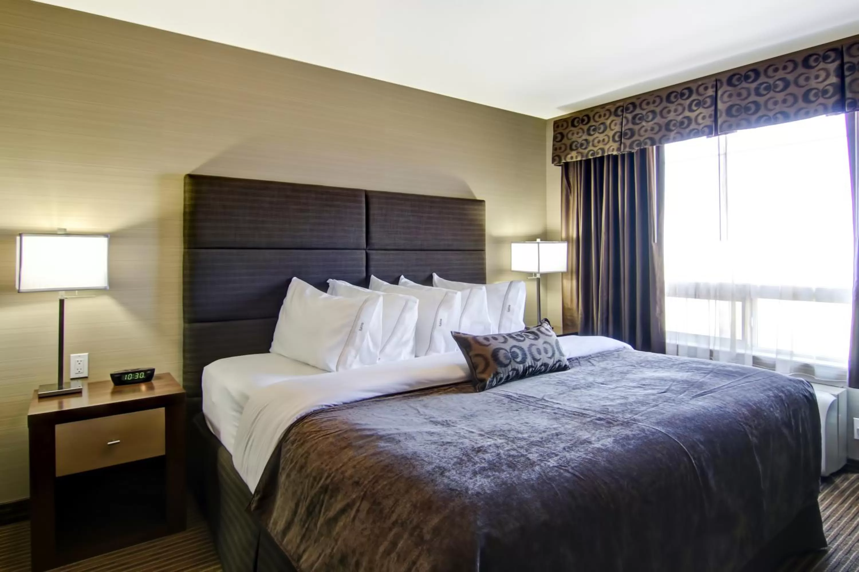 Bed in Canalta Hotel Assiniboia