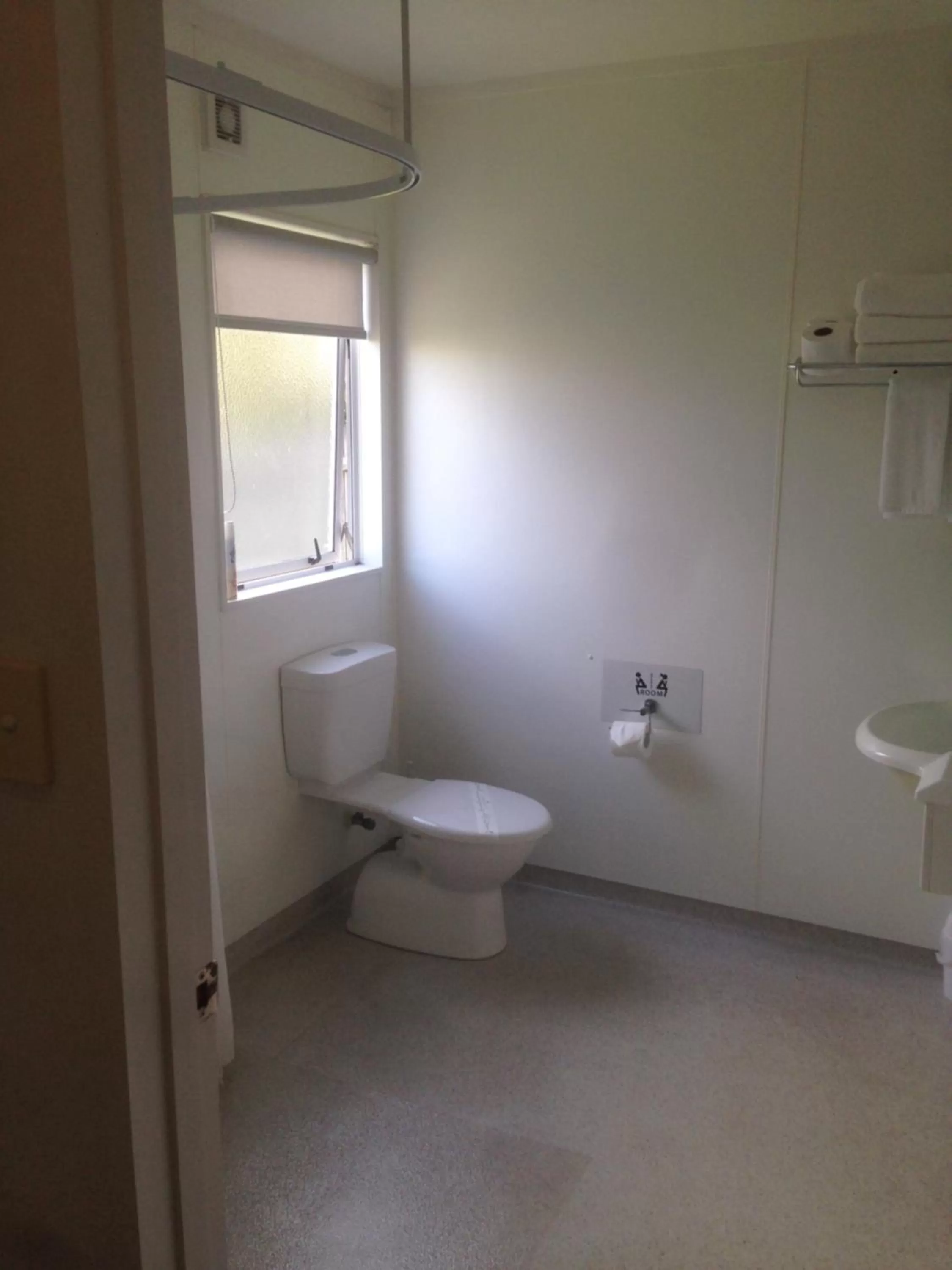 Bathroom in Motel Oasis