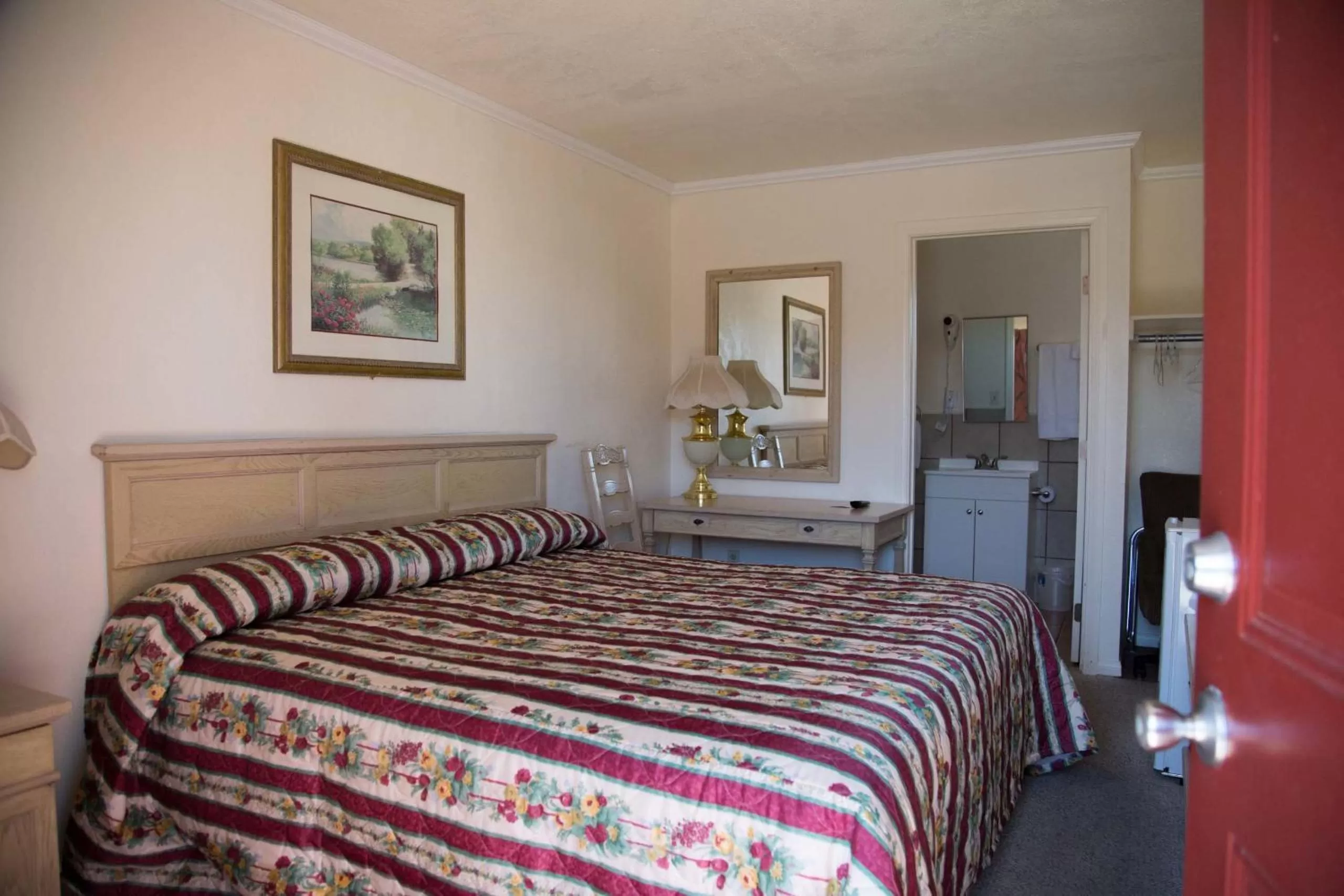 Bedroom, Bed in Boron Motel