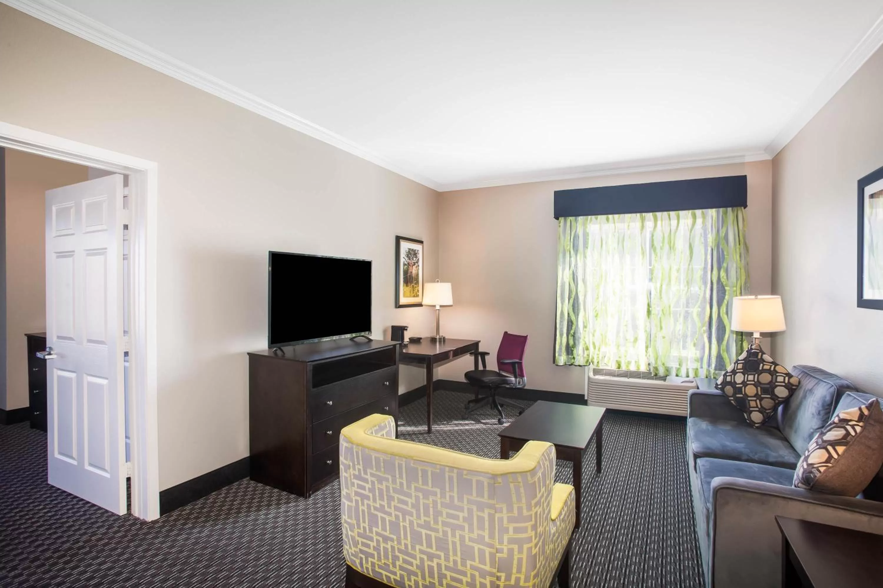 TV and multimedia in La Quinta by Wyndham Houston - Magnolia