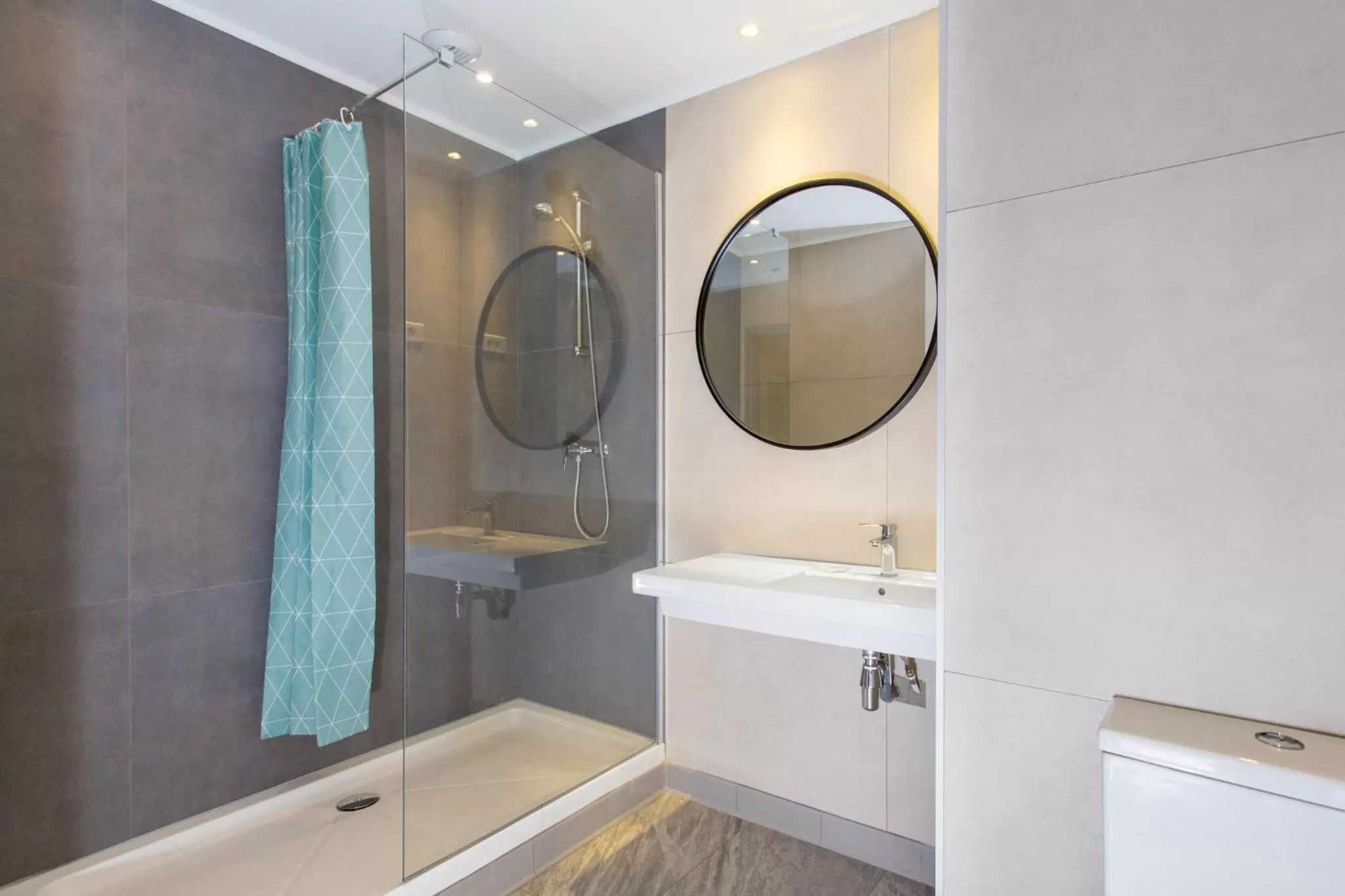 Shower in Villa Saint Exupery Beach Hostel