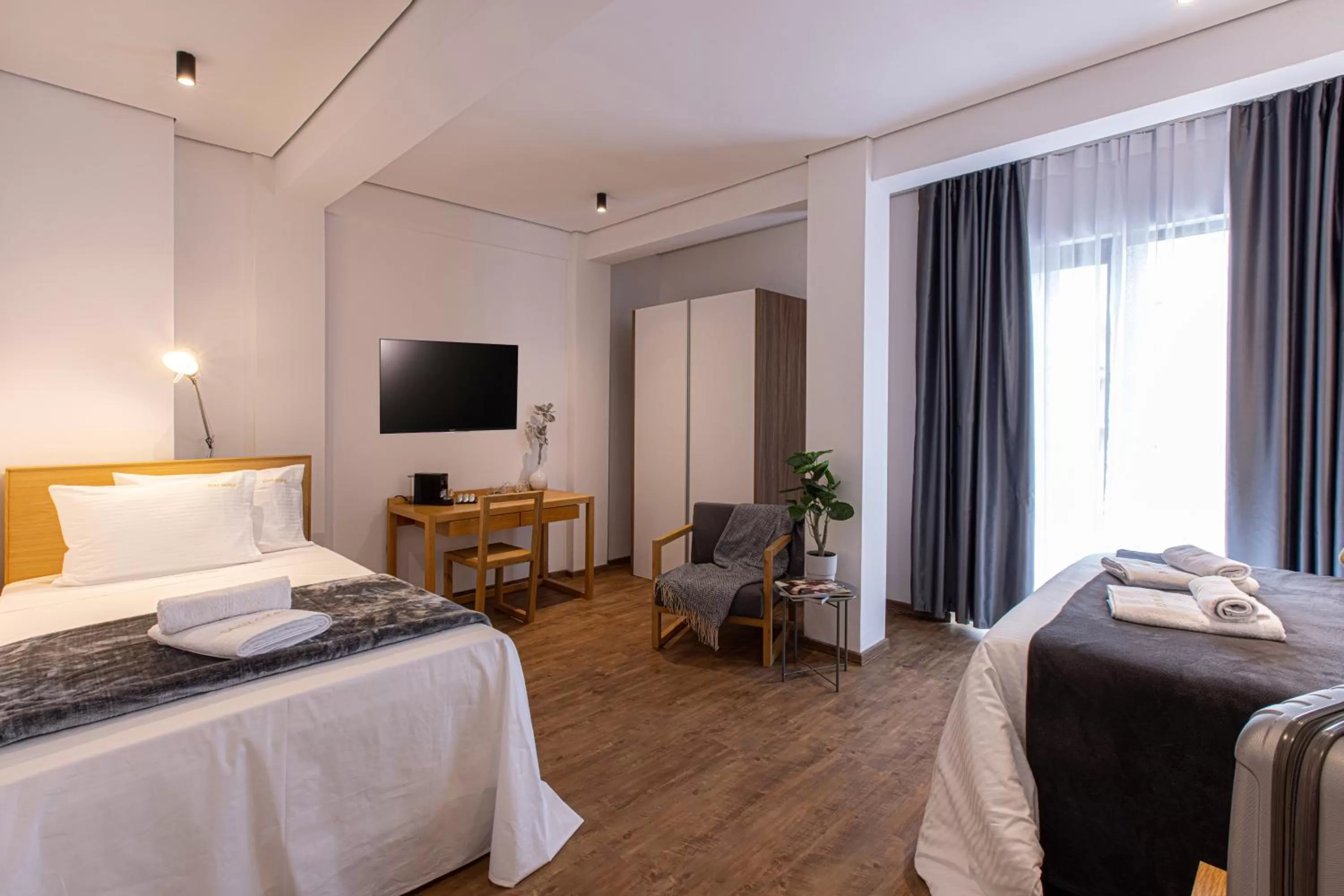 TV and multimedia, Bed in Saint George Boutique Rooms
