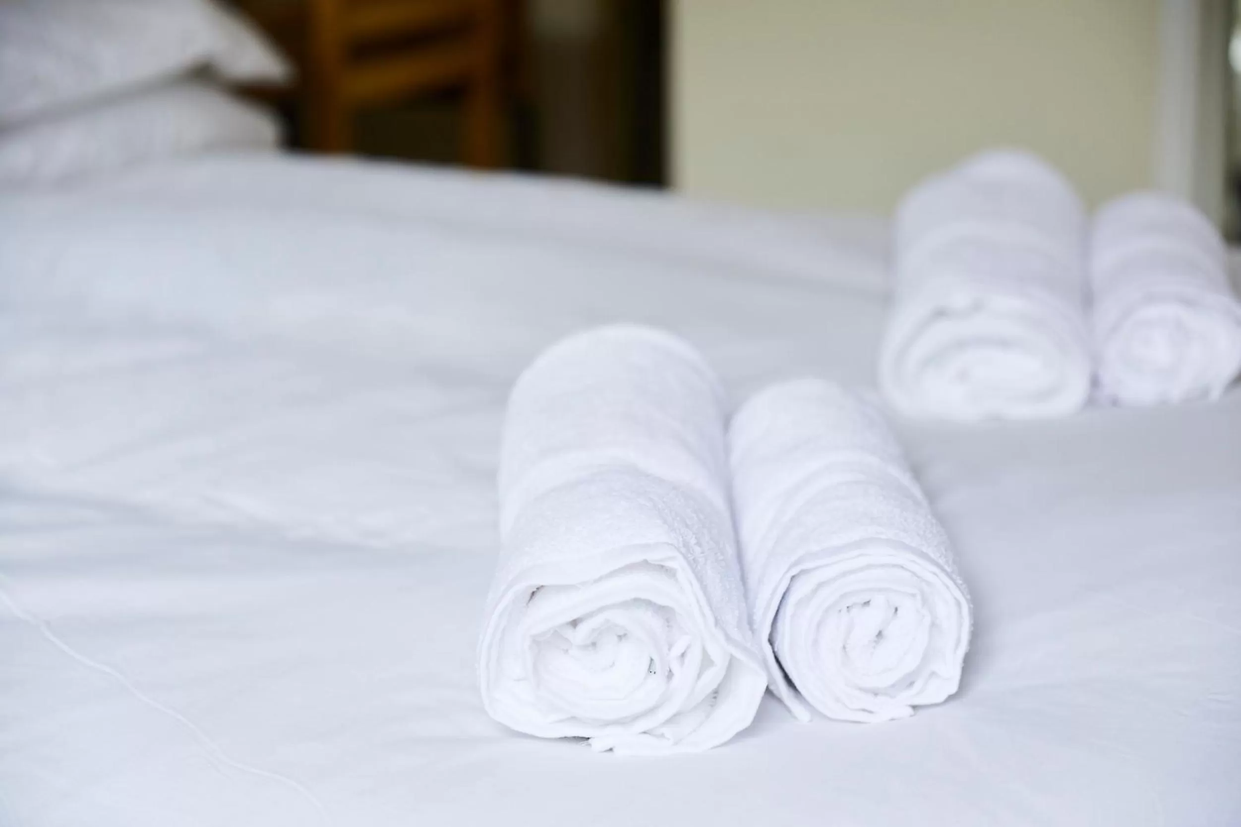 Bedroom, Bed in The Lord Grenfell