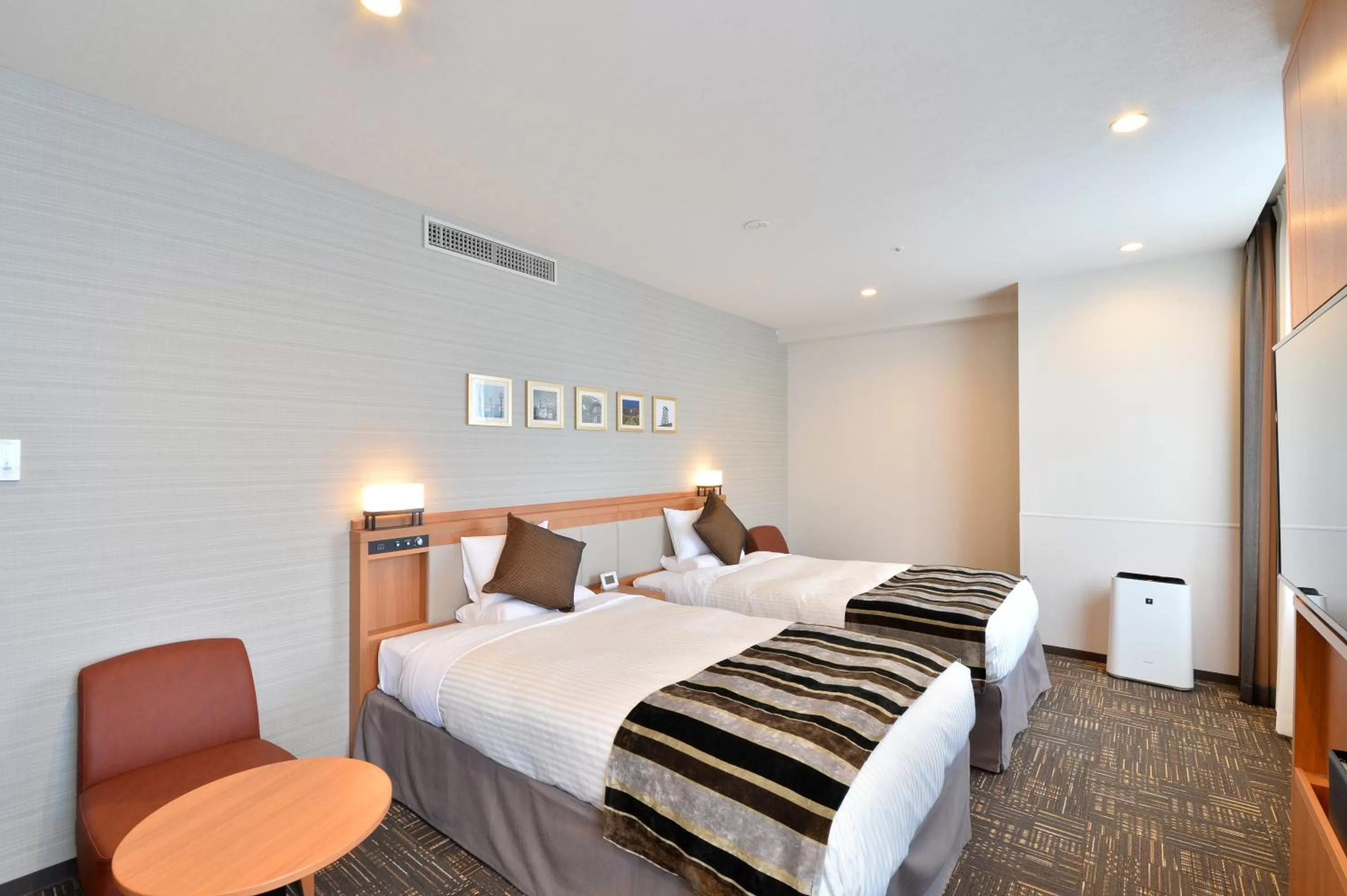 Photo of the whole room, Bed in Hakodate Kokusai Hotel