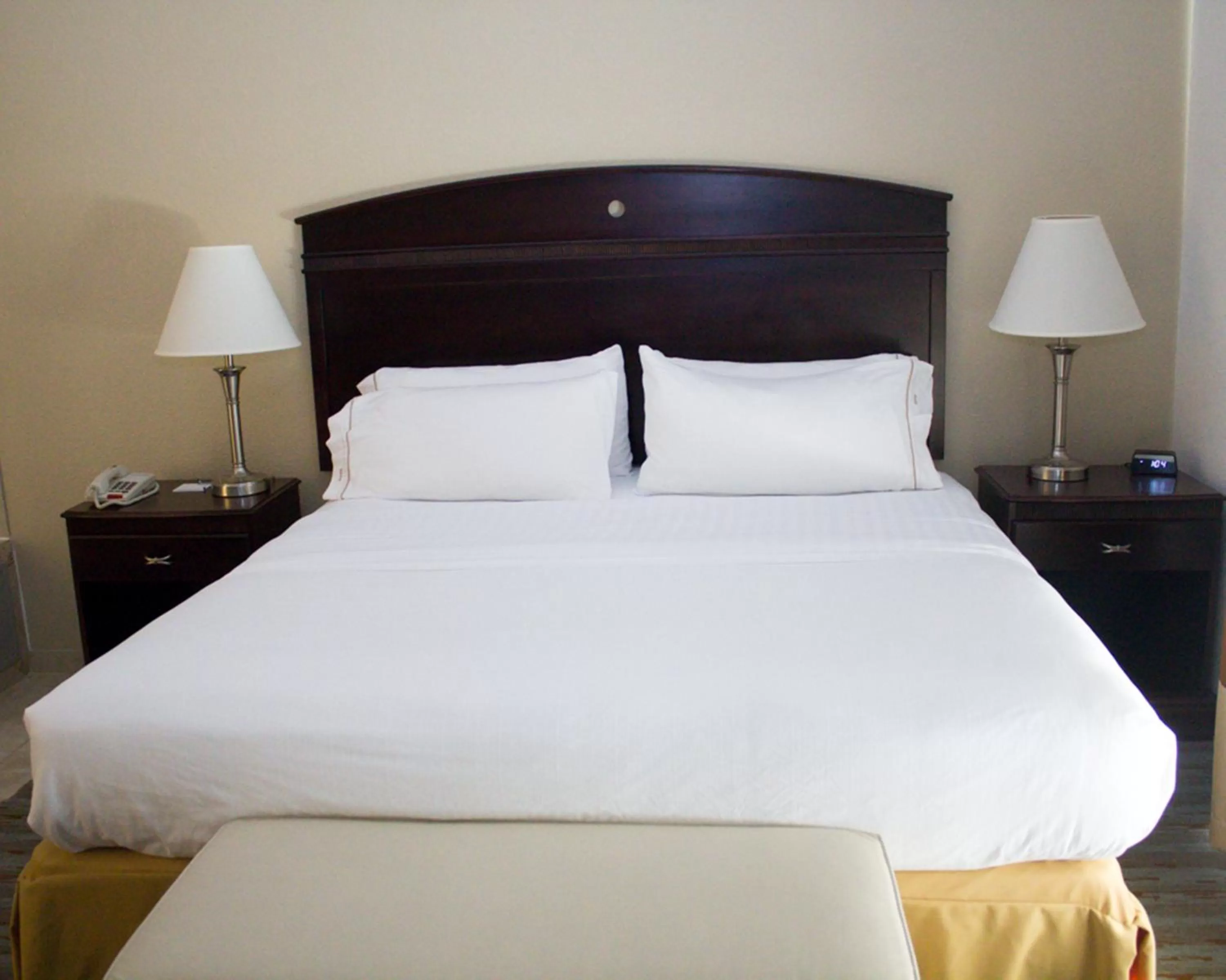 Bed in Holiday Inn Express West Jefferson by IHG