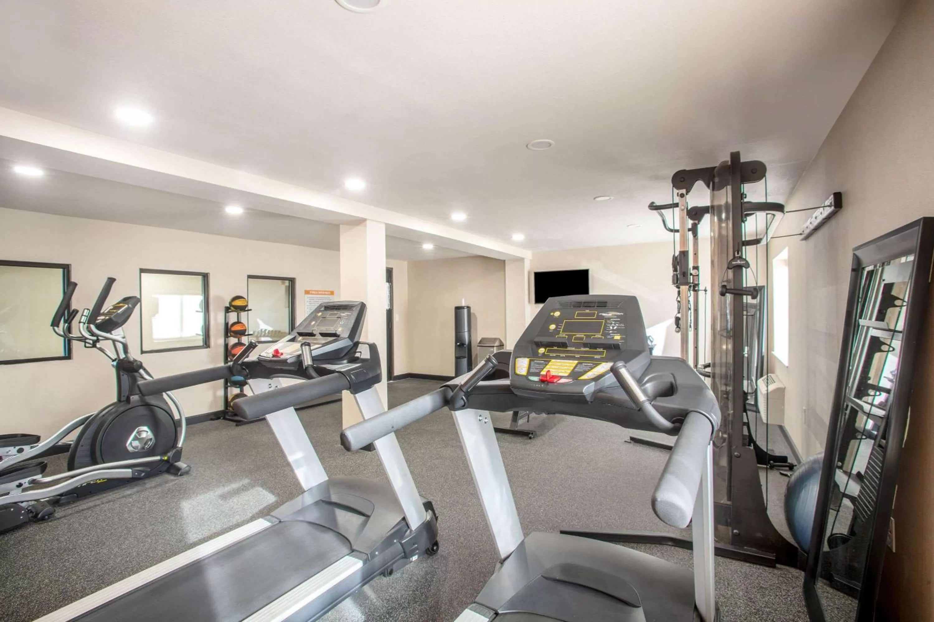 Fitness centre/facilities in La Quinta Inn by Wyndham St. Louis Hazelwood - Airport North