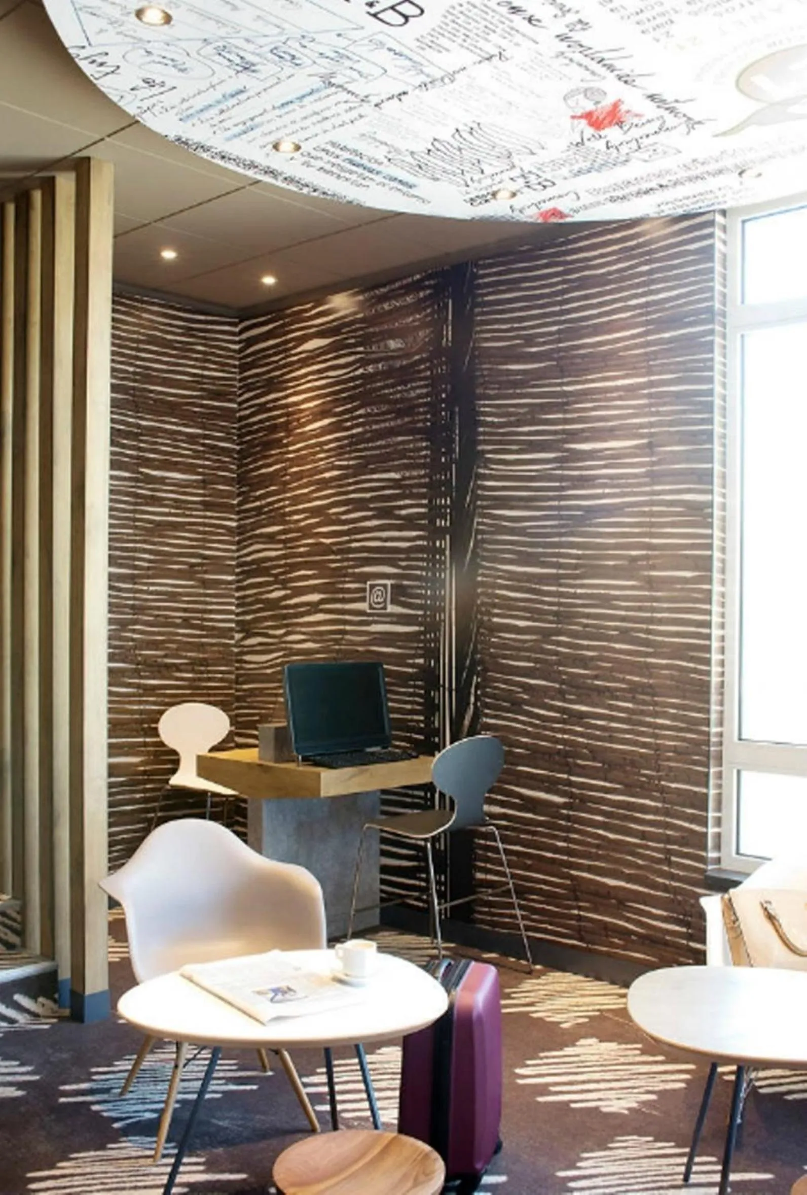 Lobby or reception in Ibis Warszawa Ostrobramska