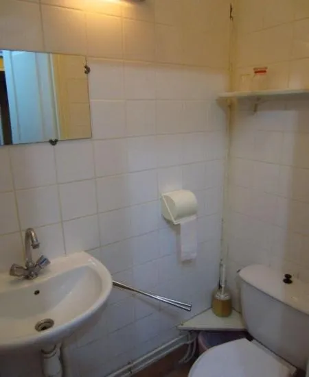 Bathroom in Hotel d'Orléans Paris Gare de l'Est