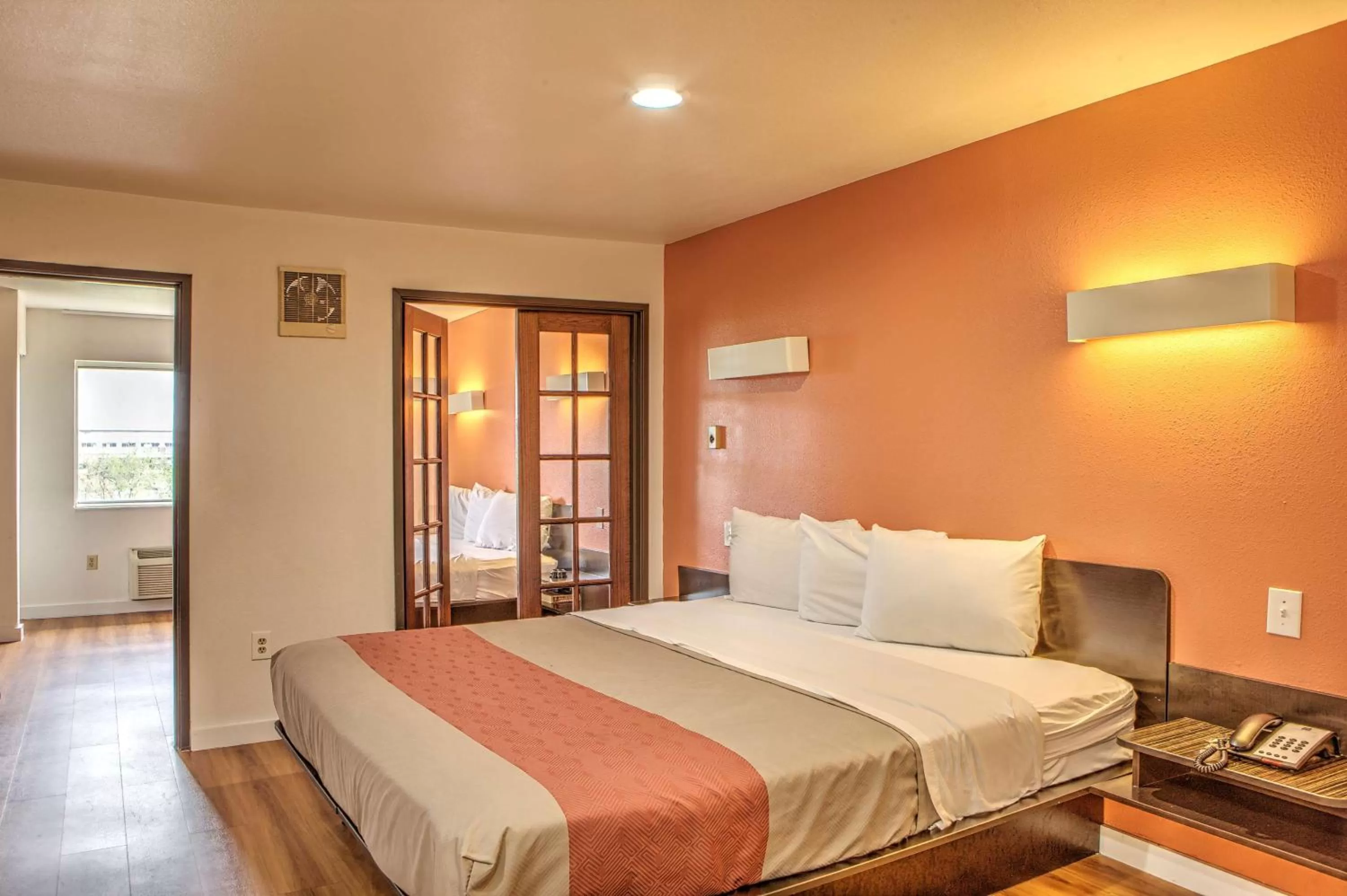 Photo of the whole room, Bed in Motel 6-Dallas, TX - Northwest