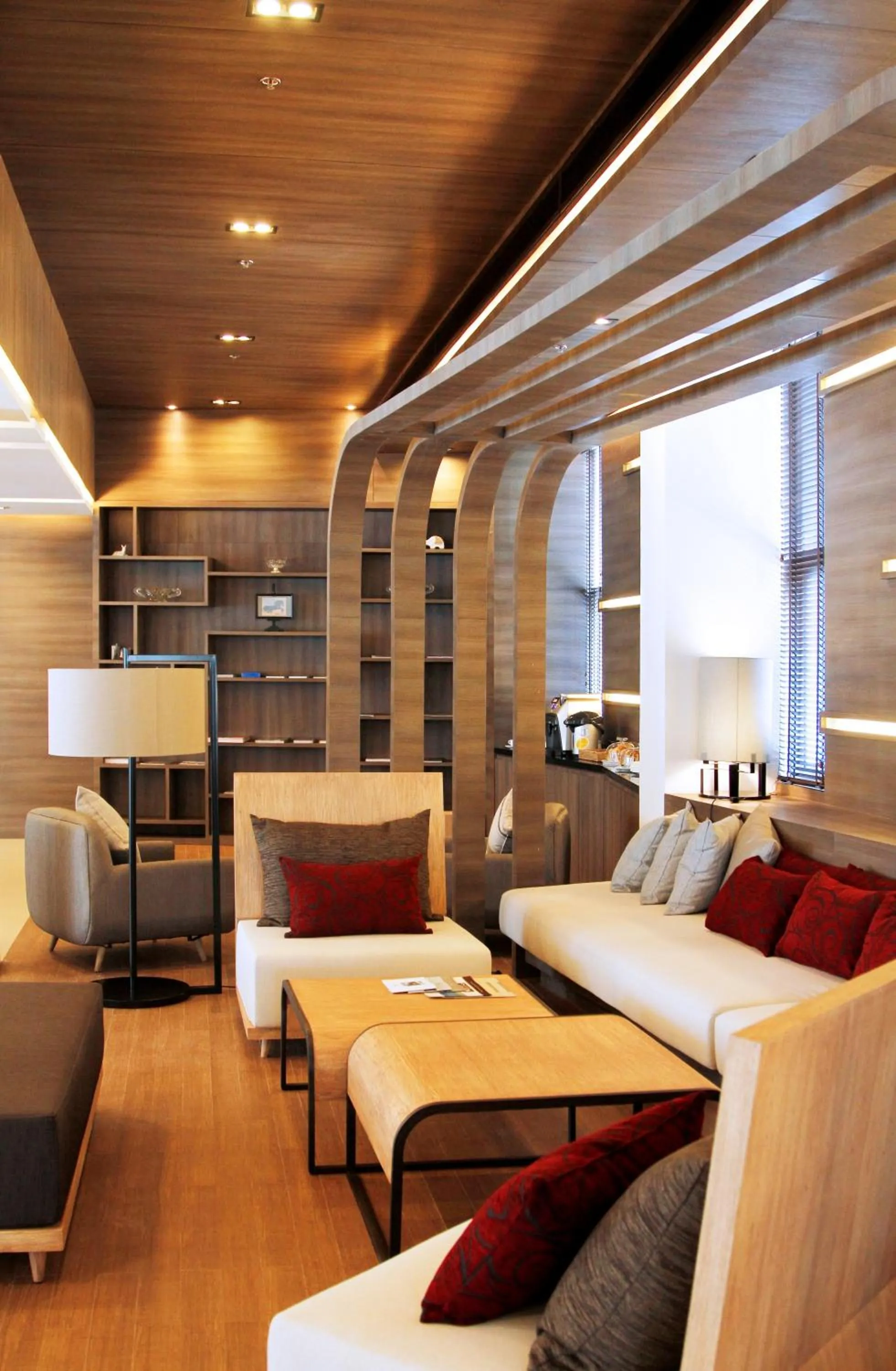 Lobby or reception in Classic Kameo Hotel & Serviced Apartments, Ayutthaya