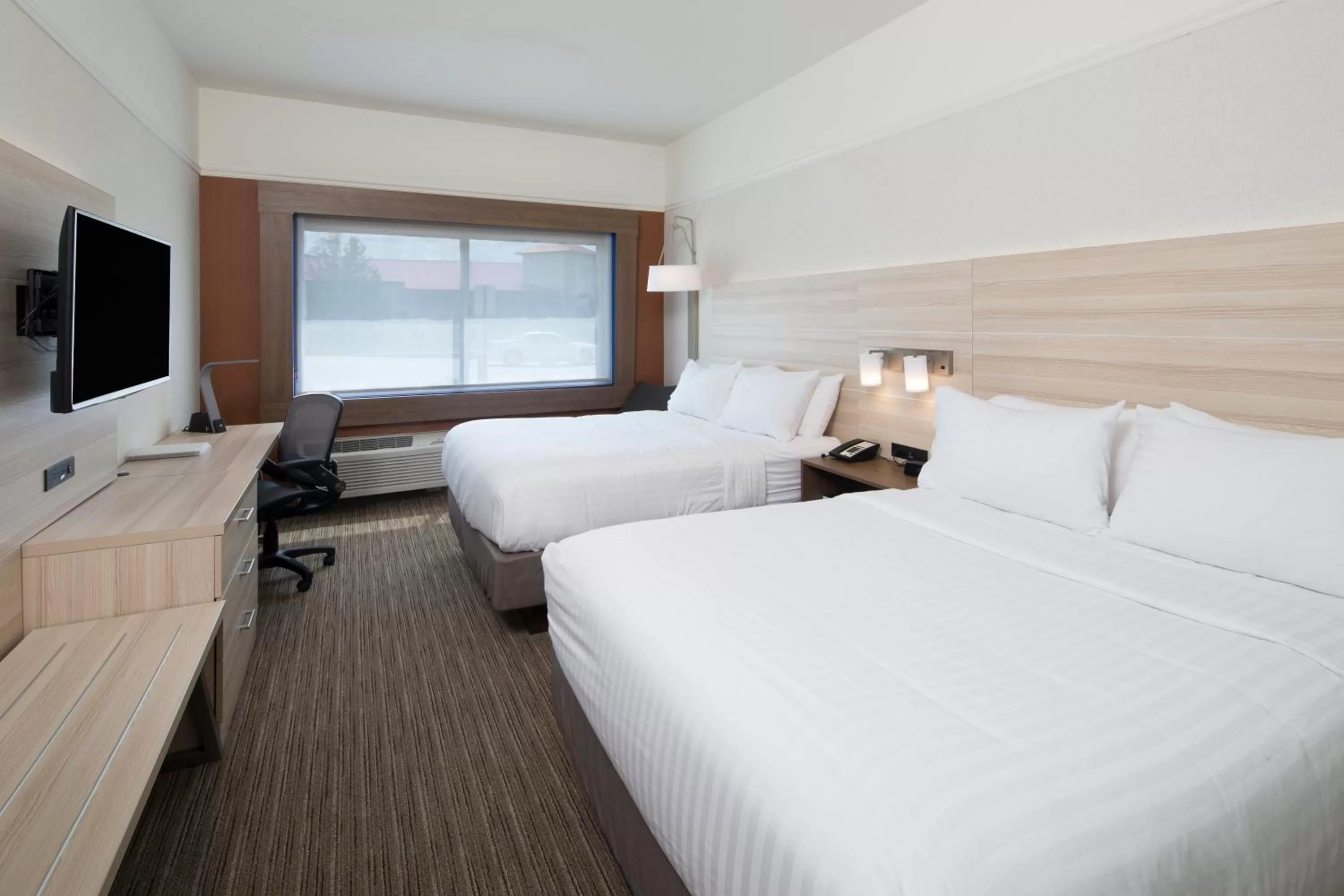 Photo of the whole room, Bed in Holiday Inn Express & Suites La Porte by IHG