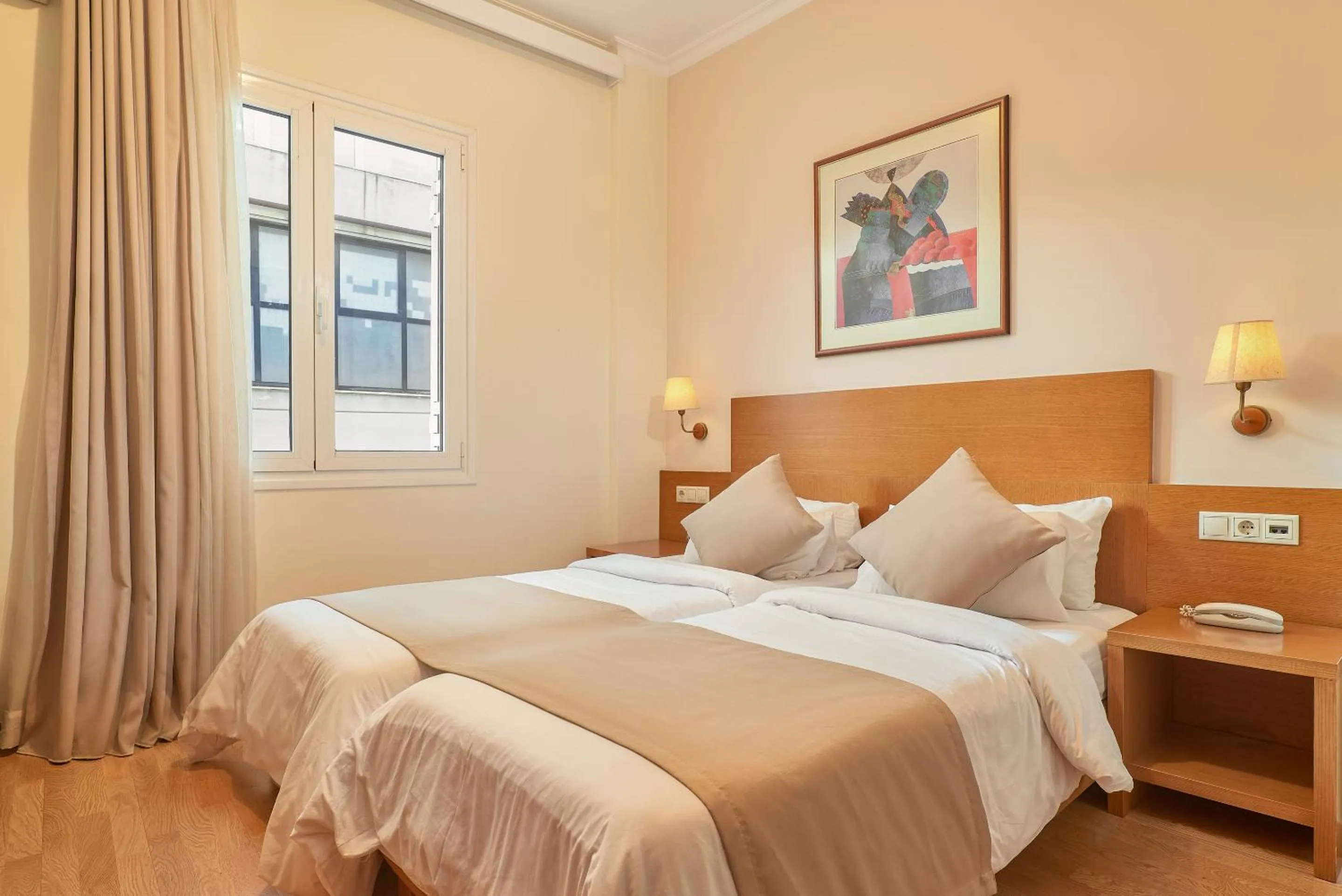 Photo of the whole room, Bed in Athos Hotel