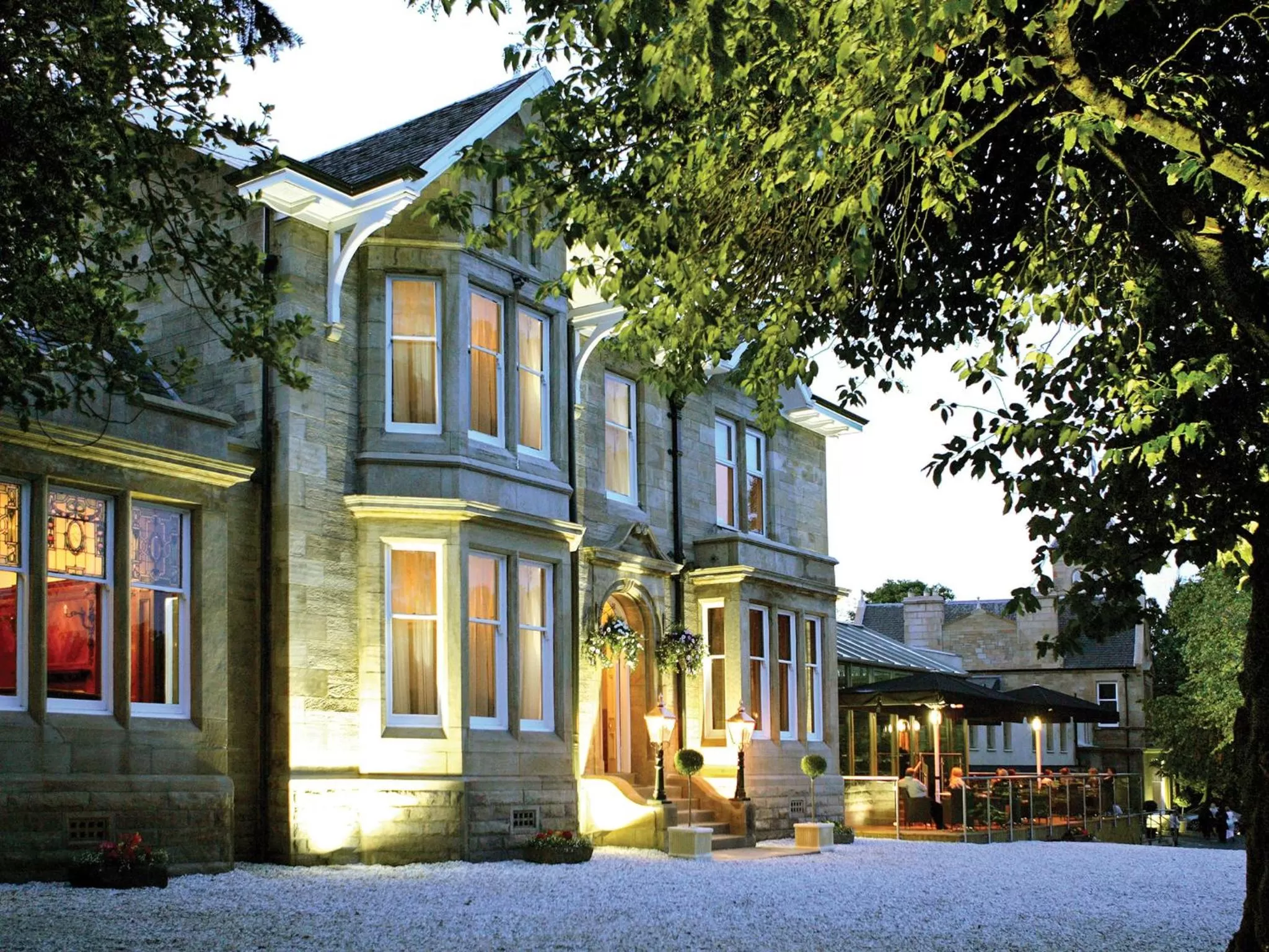 Property building in Lynnhurst Hotel