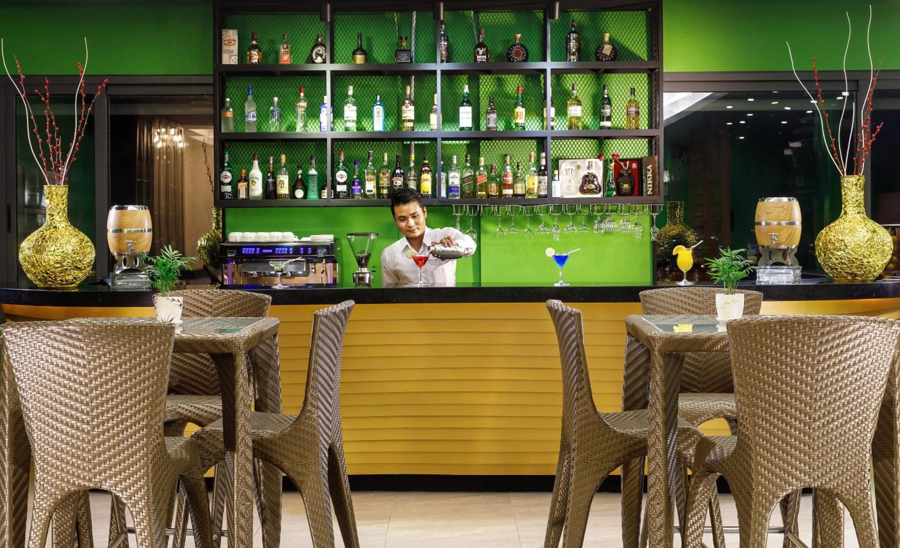 Lounge or bar in Best Western Green Hill Hotel