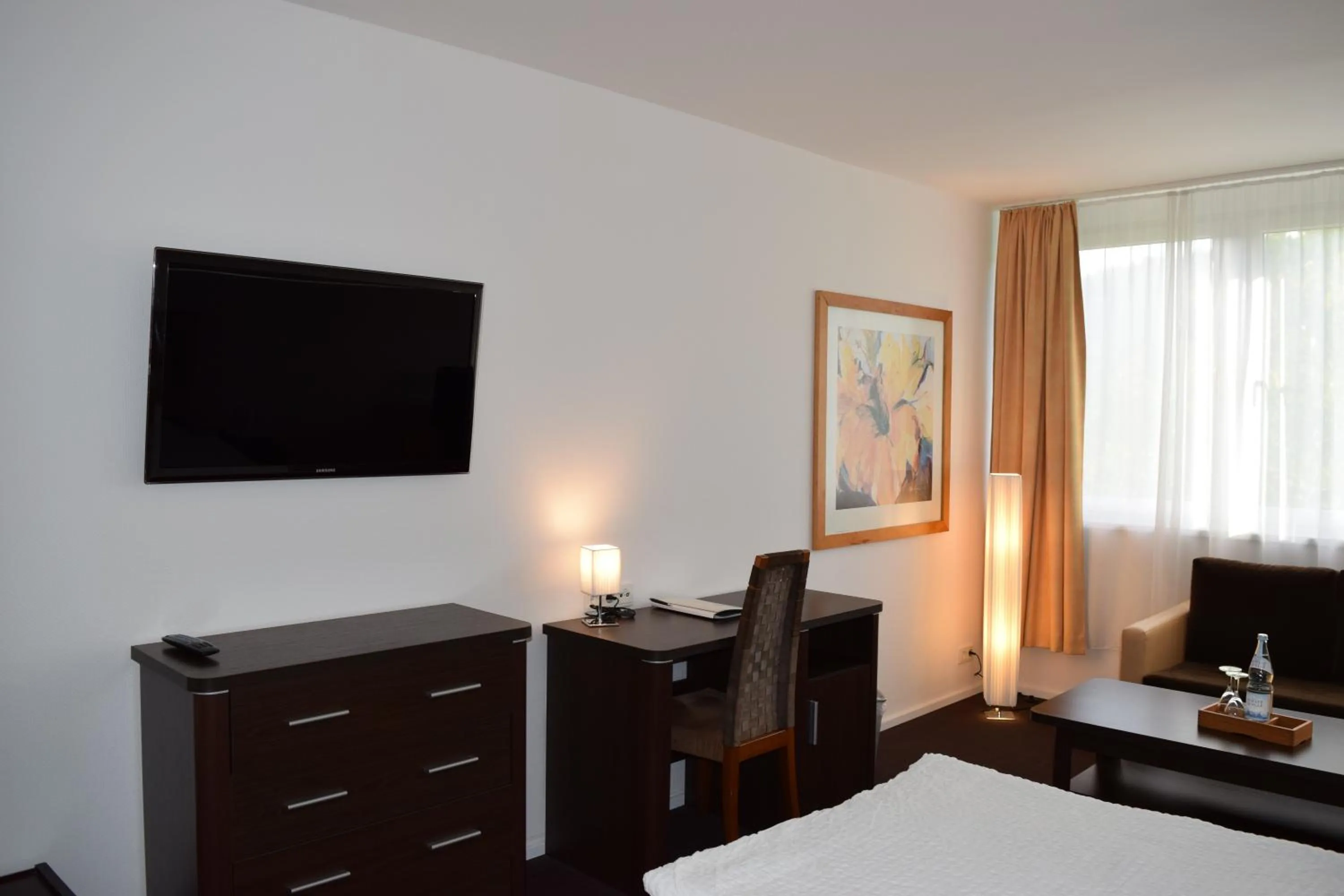 TV and multimedia, Bed in Landhotel Weisses Ross garni