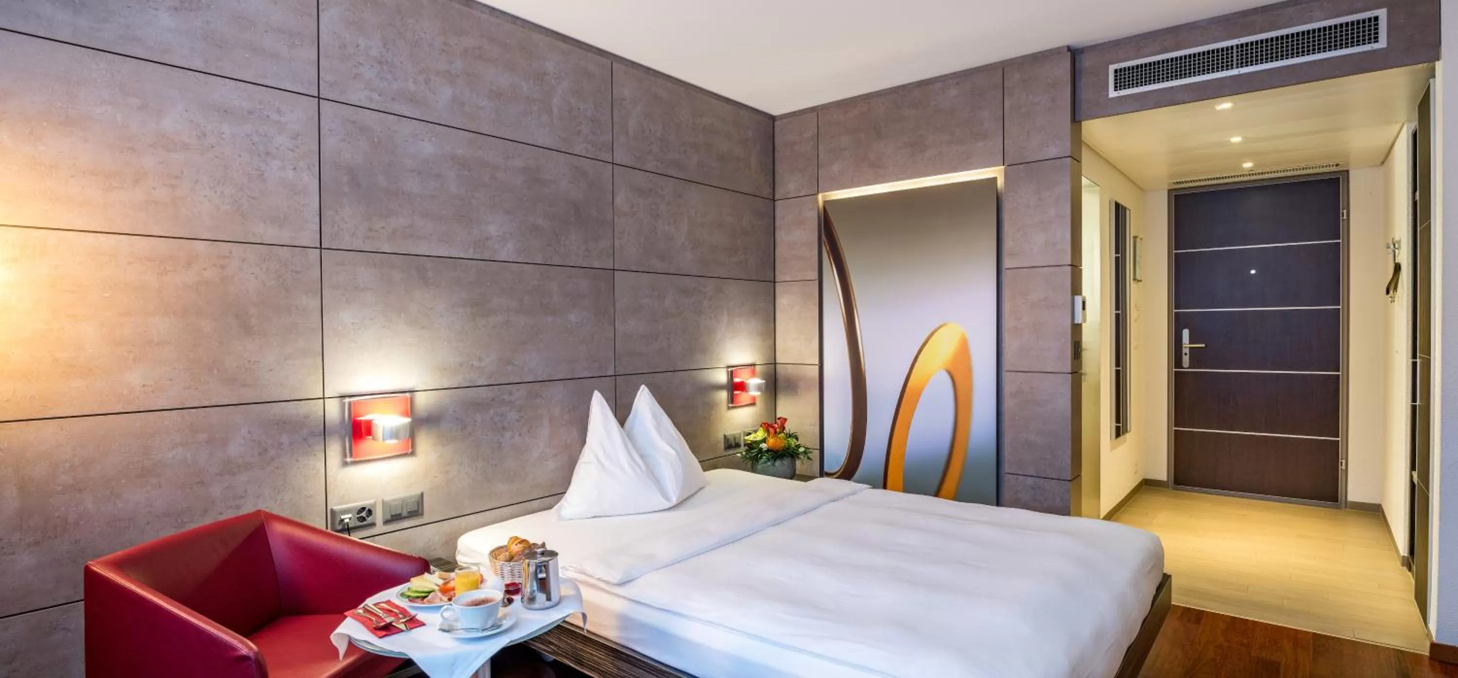 Superior Single Room - Street Side in Hotel Sternen Oerlikon