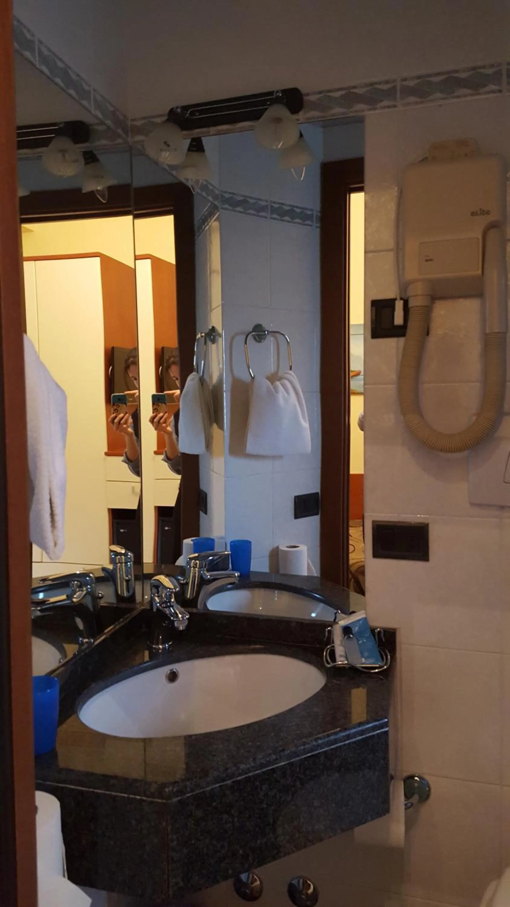 Bathroom in Hotel Eco Del Mare