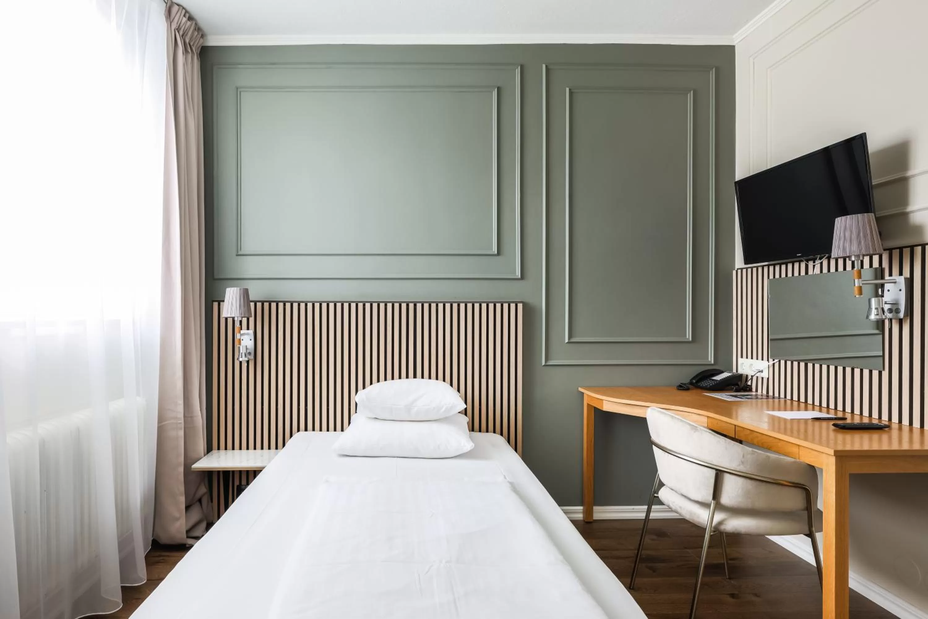 Bed in Comfort Hotel Linköping City