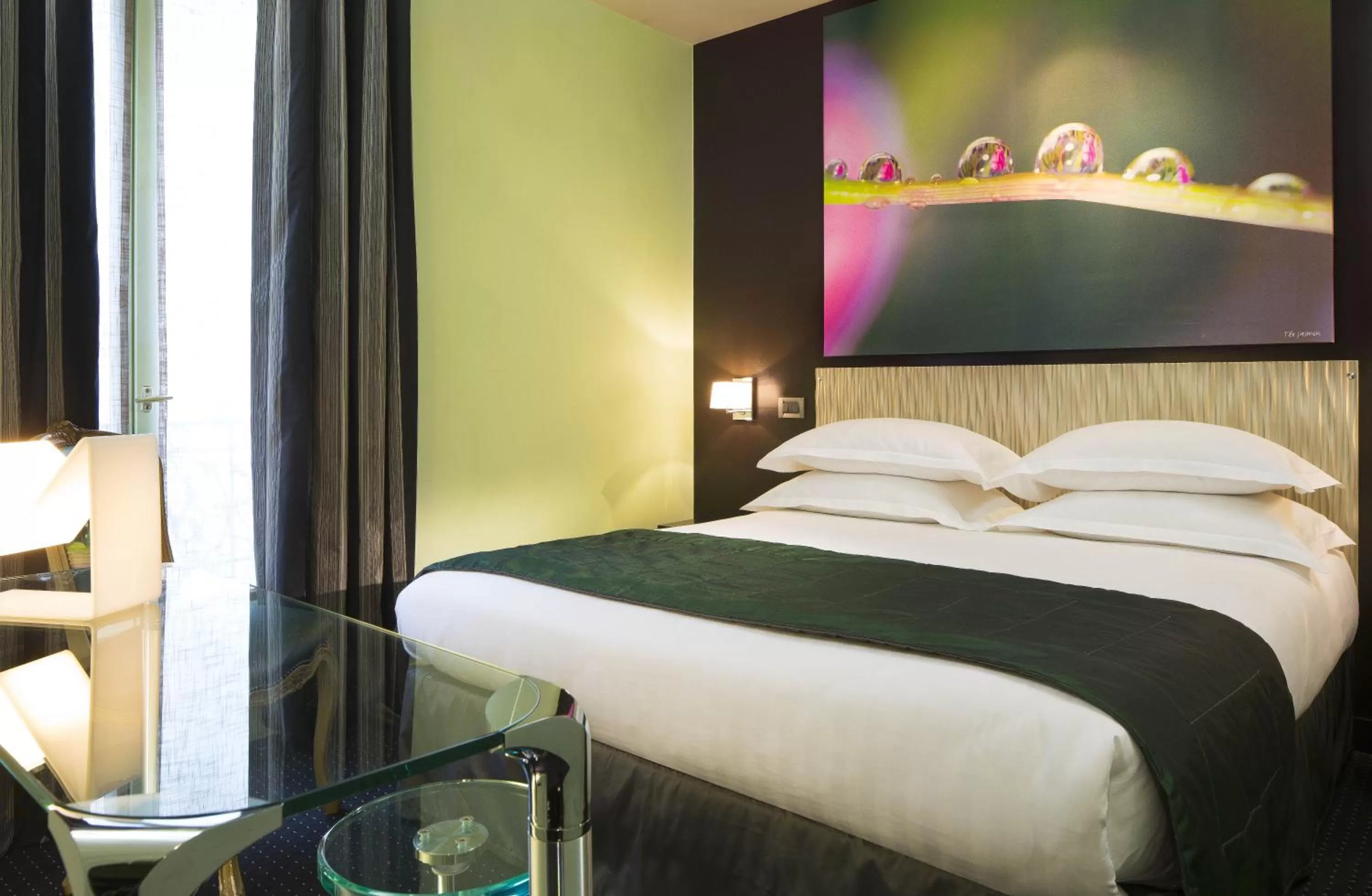 Bed in Hôtel Le Fabe