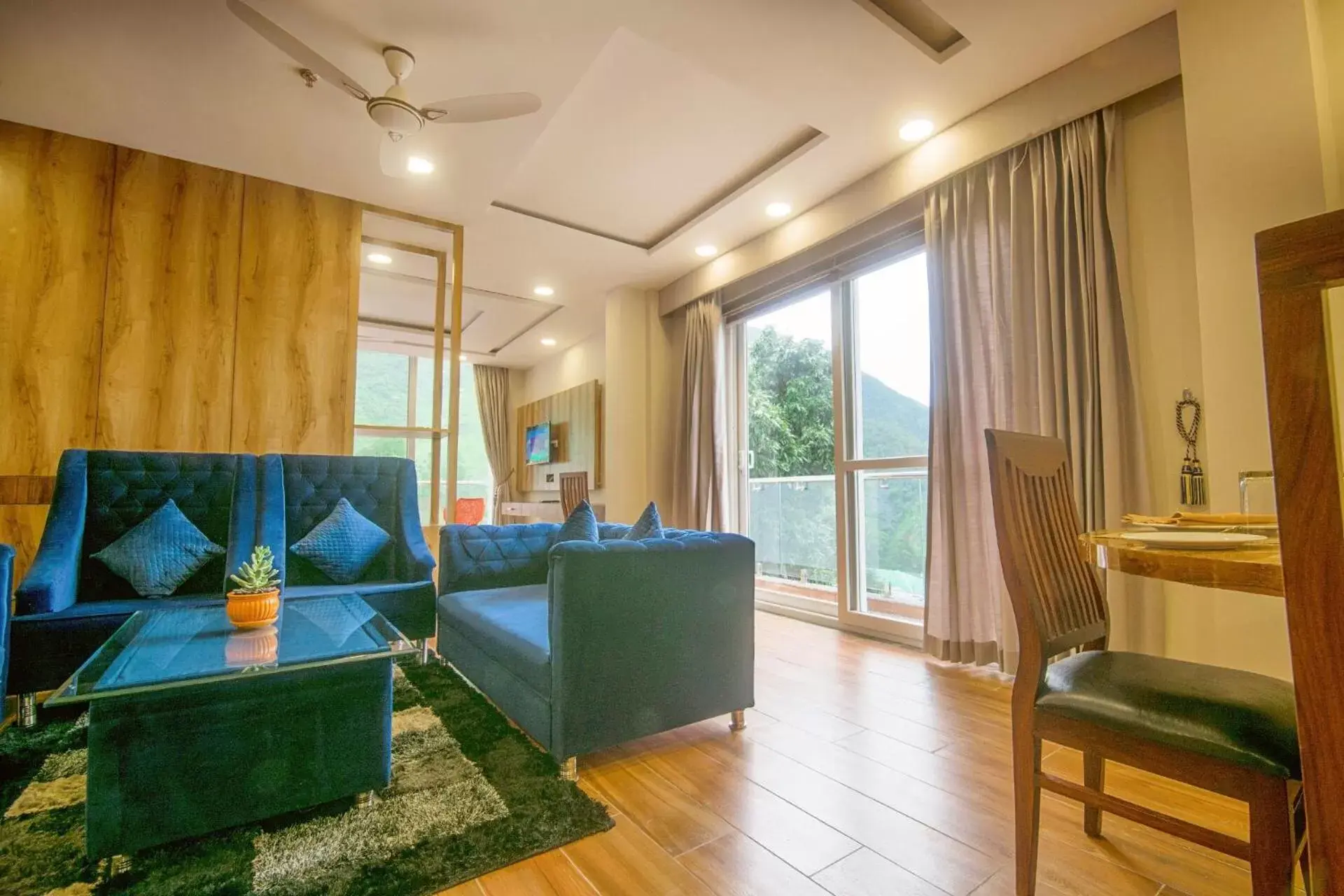 Superior King Suite in Tripli Hotels Shivaay Superior King Suite in Tripli Hotels Shivaay