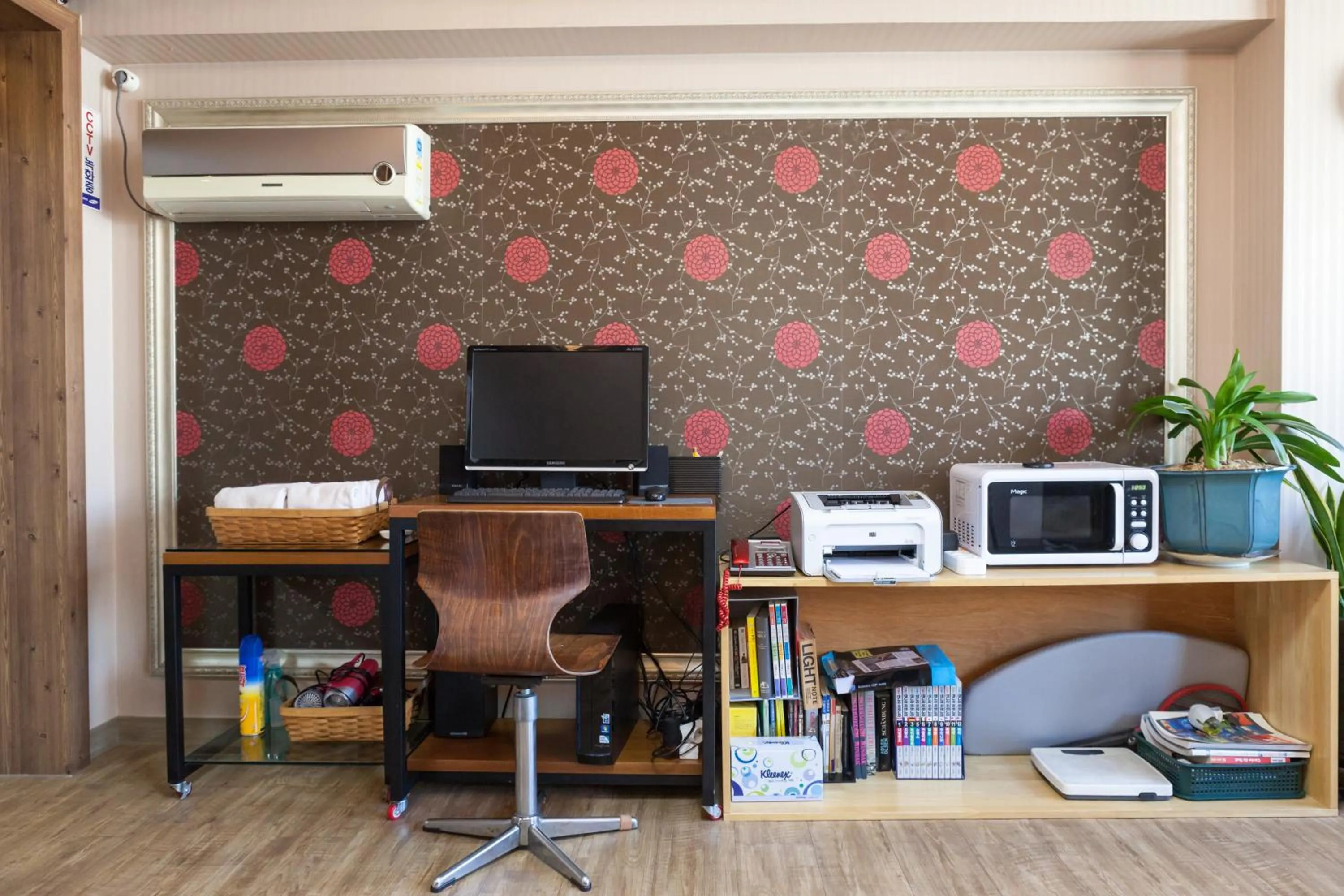 Business facilities in Yehadoye Guesthouse