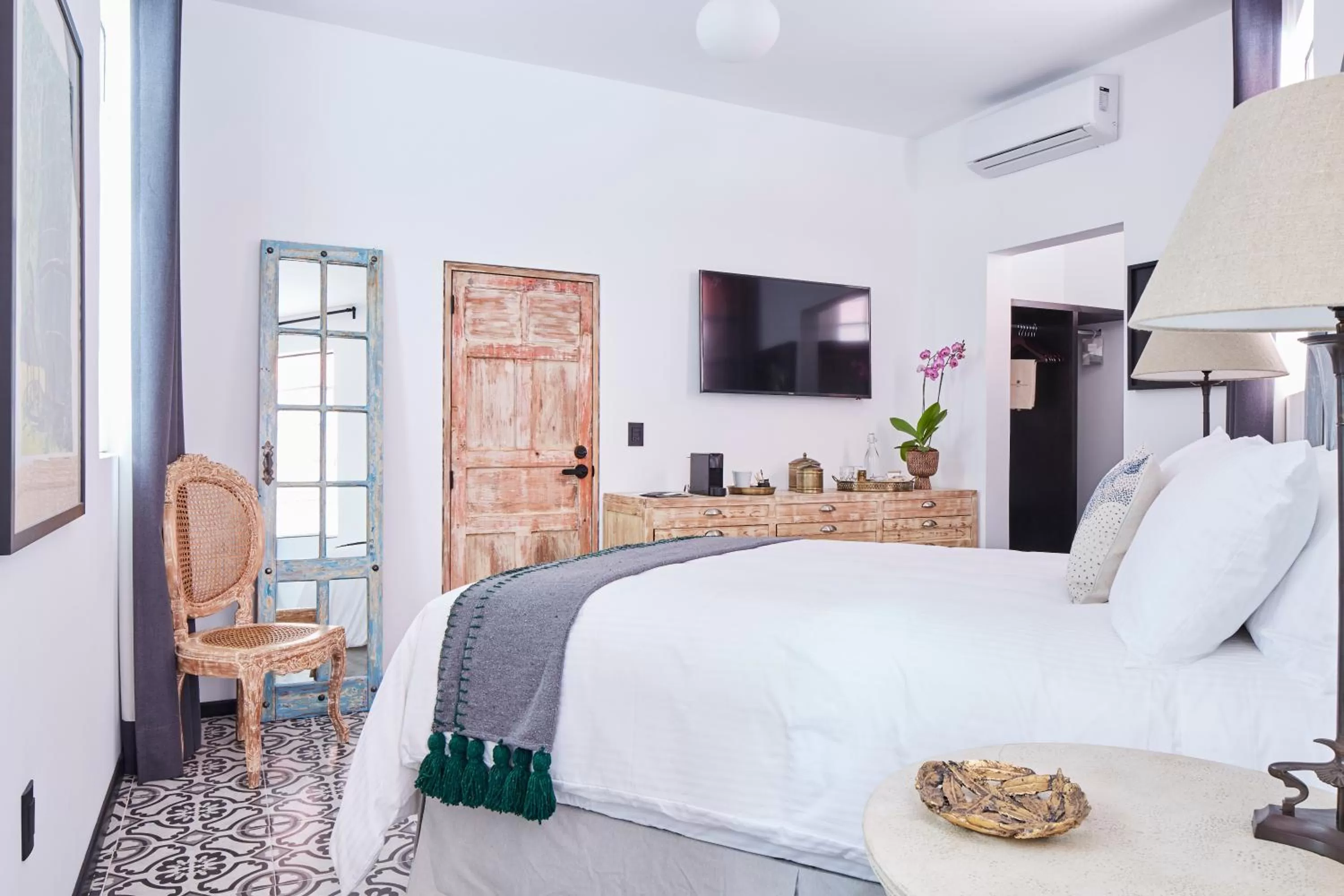 Bed in Orchid House Mexico City