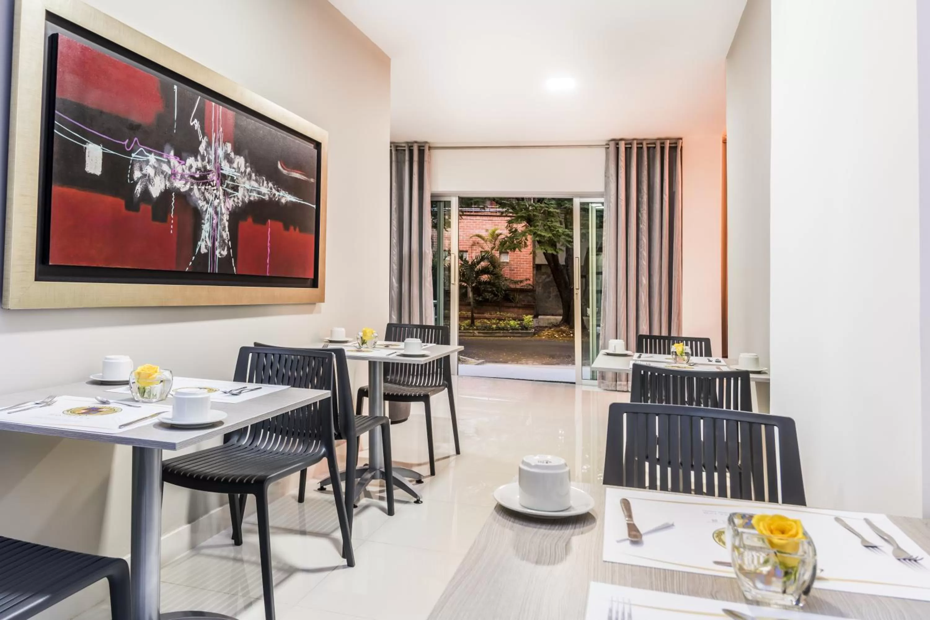 Restaurant/places to eat in Hotel Asturias Medellin