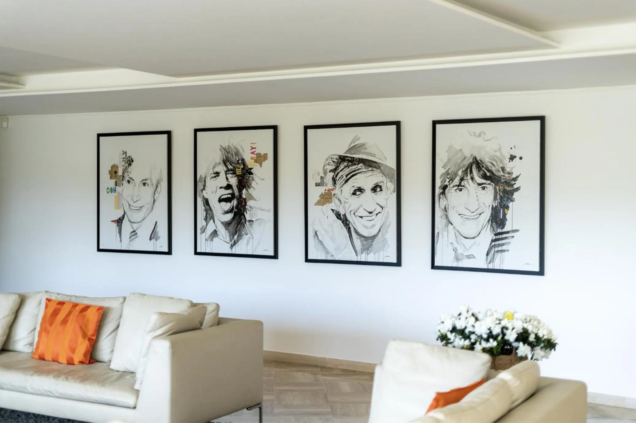 Decorative detail in Hotel Restaurant La Vague de Saint Paul