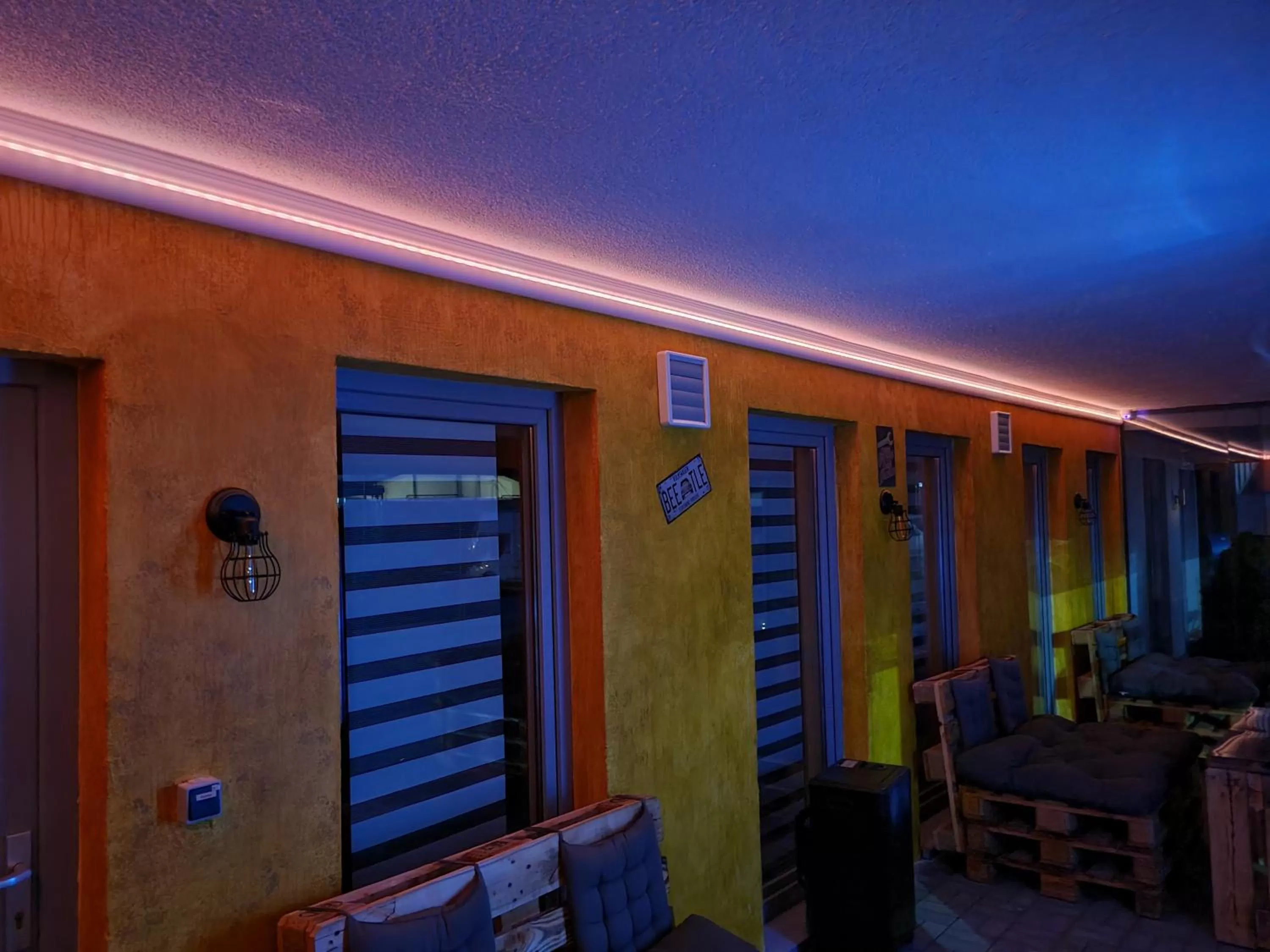 Communal lounge/ TV room in Hotel Come In