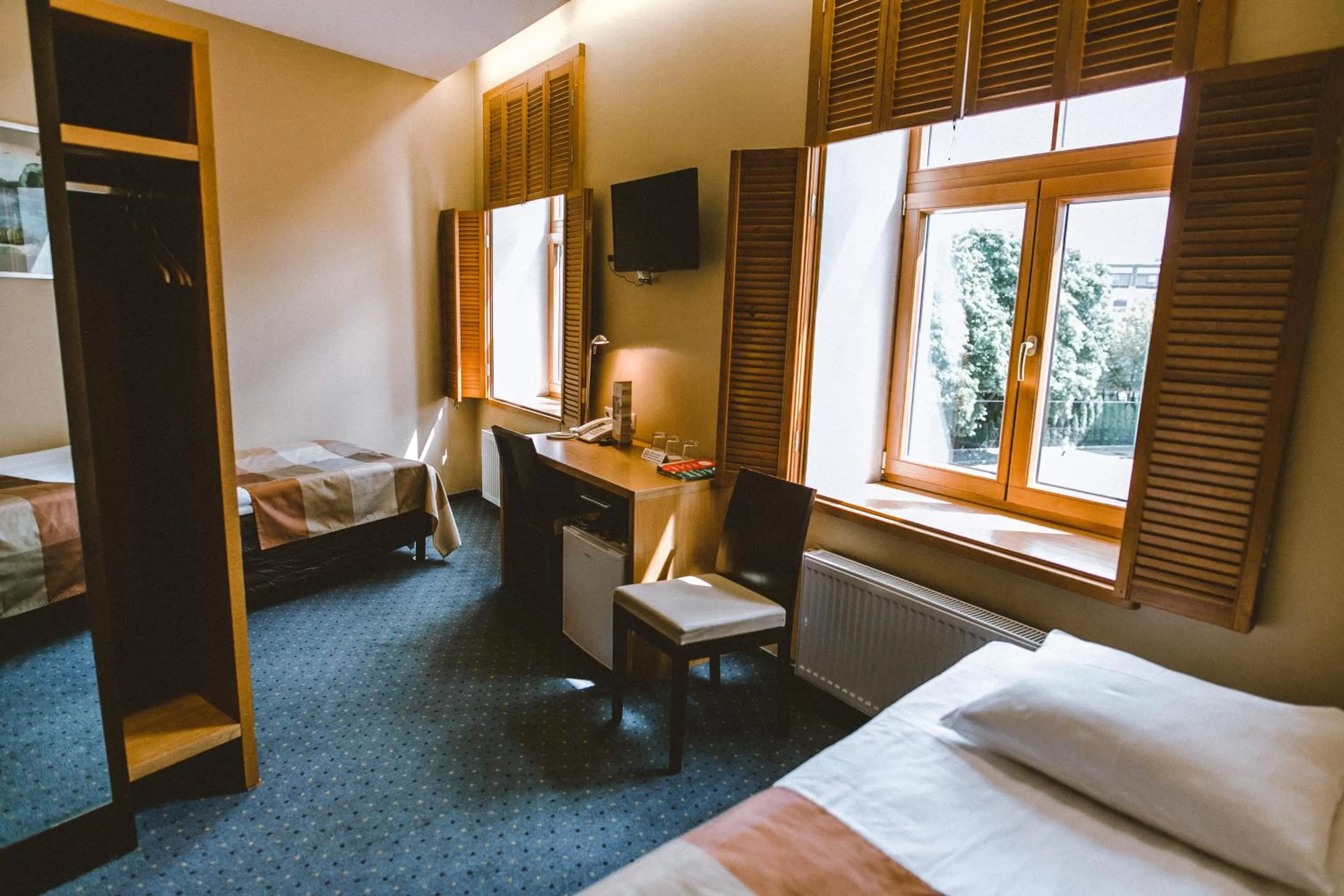 Bedroom, Bed in Hanza Hotel