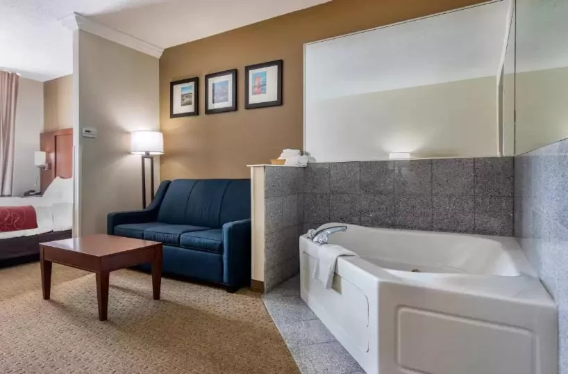 Holiday Inn Express & Suites Hebron - Cincinnati Airport by IHG