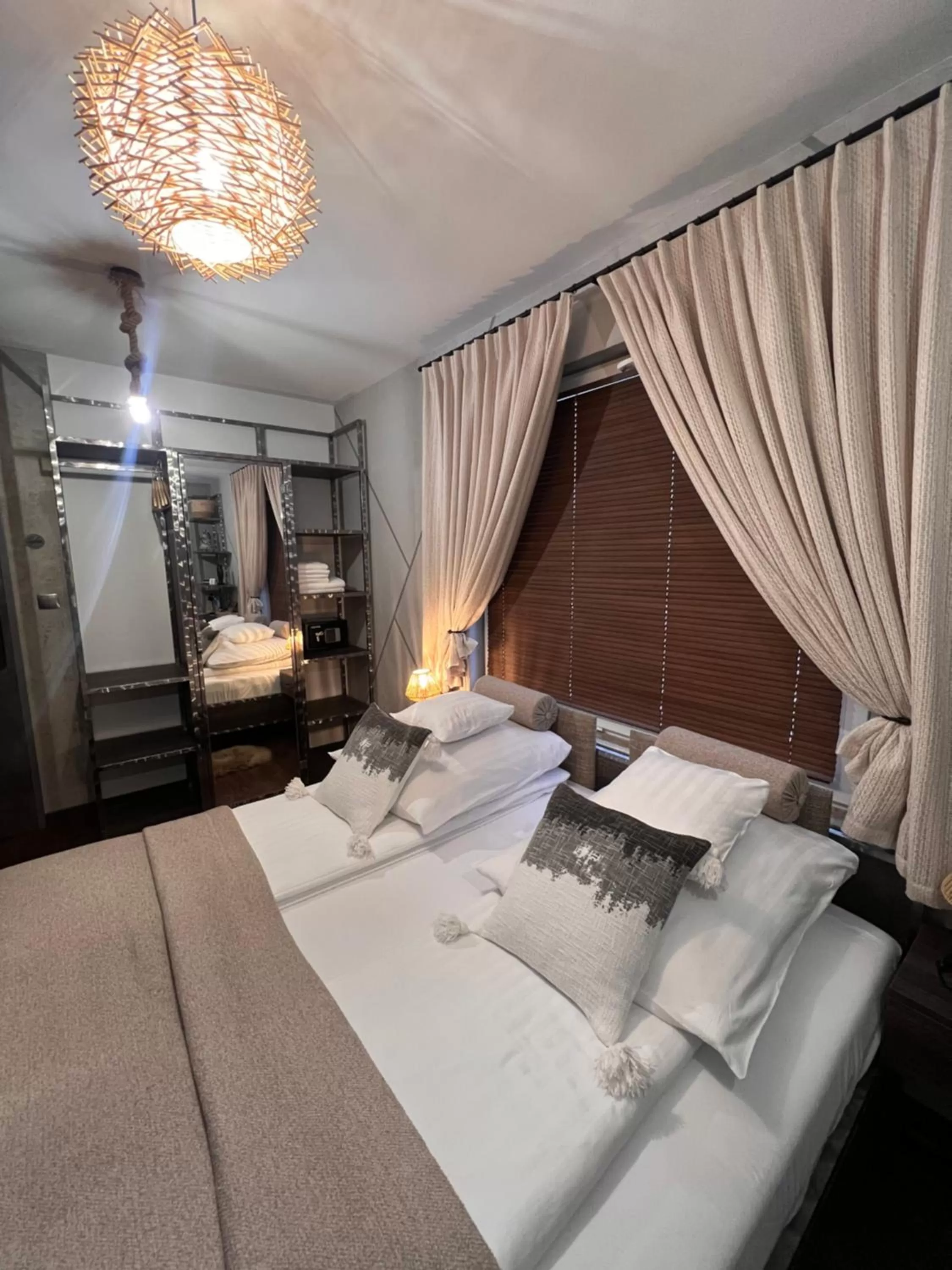 Bed in Global Home - Aparthotel - No Contact Check In