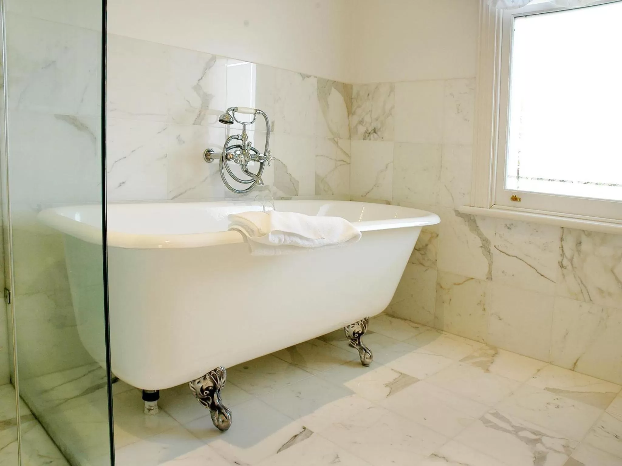 Shower in Chateau Yering