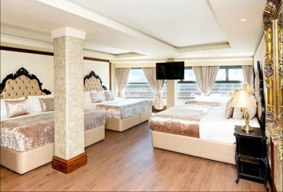 Bed in The Shankly Hotel