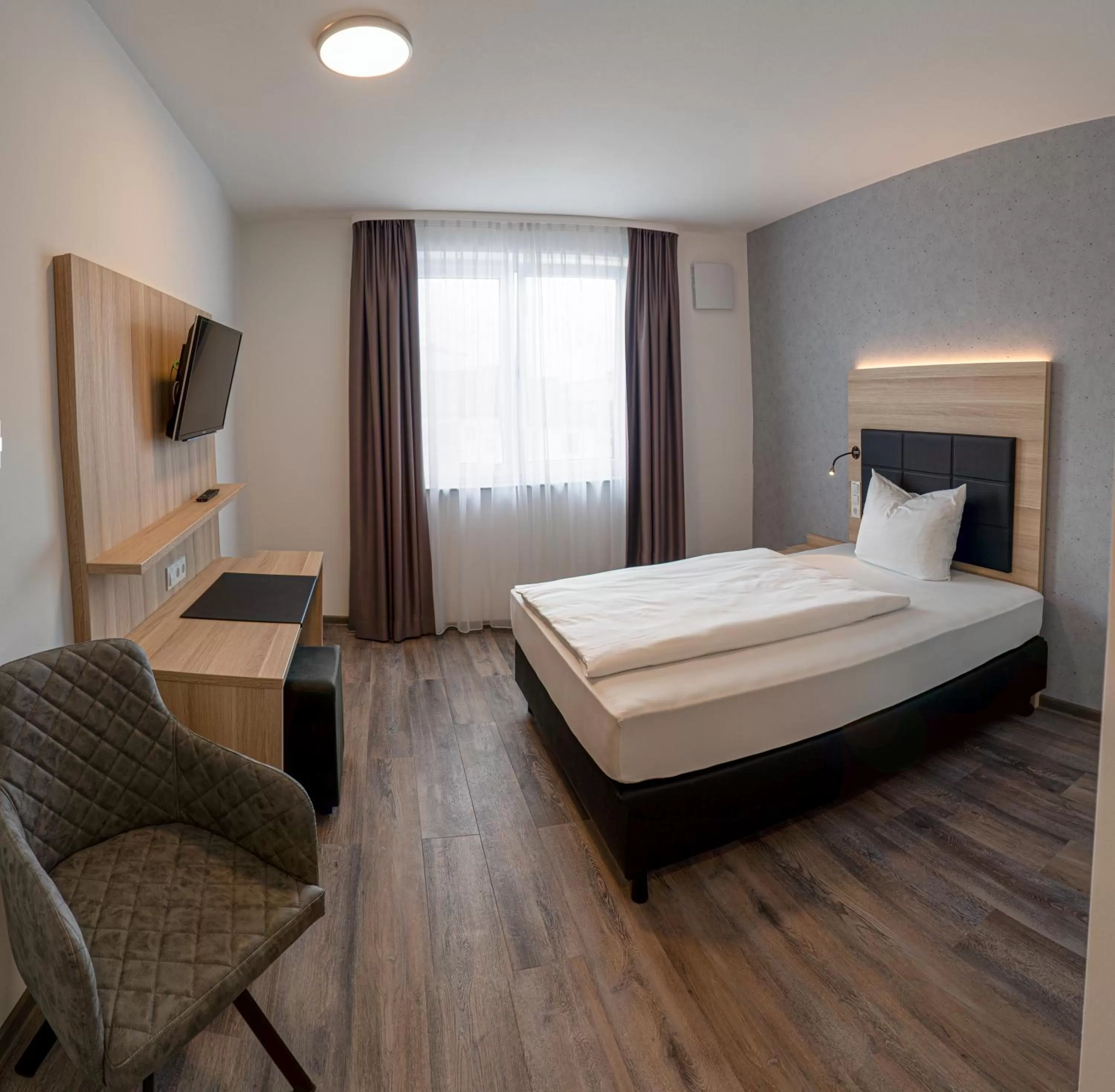 Photo of the whole room, Bed in Hotel Schlafplatz