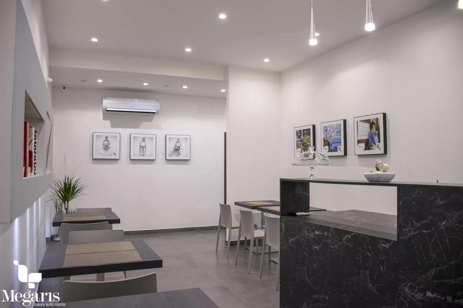 Bird's eye view, Restaurant/Places to Eat in Megaris Luxury Suite Rooms