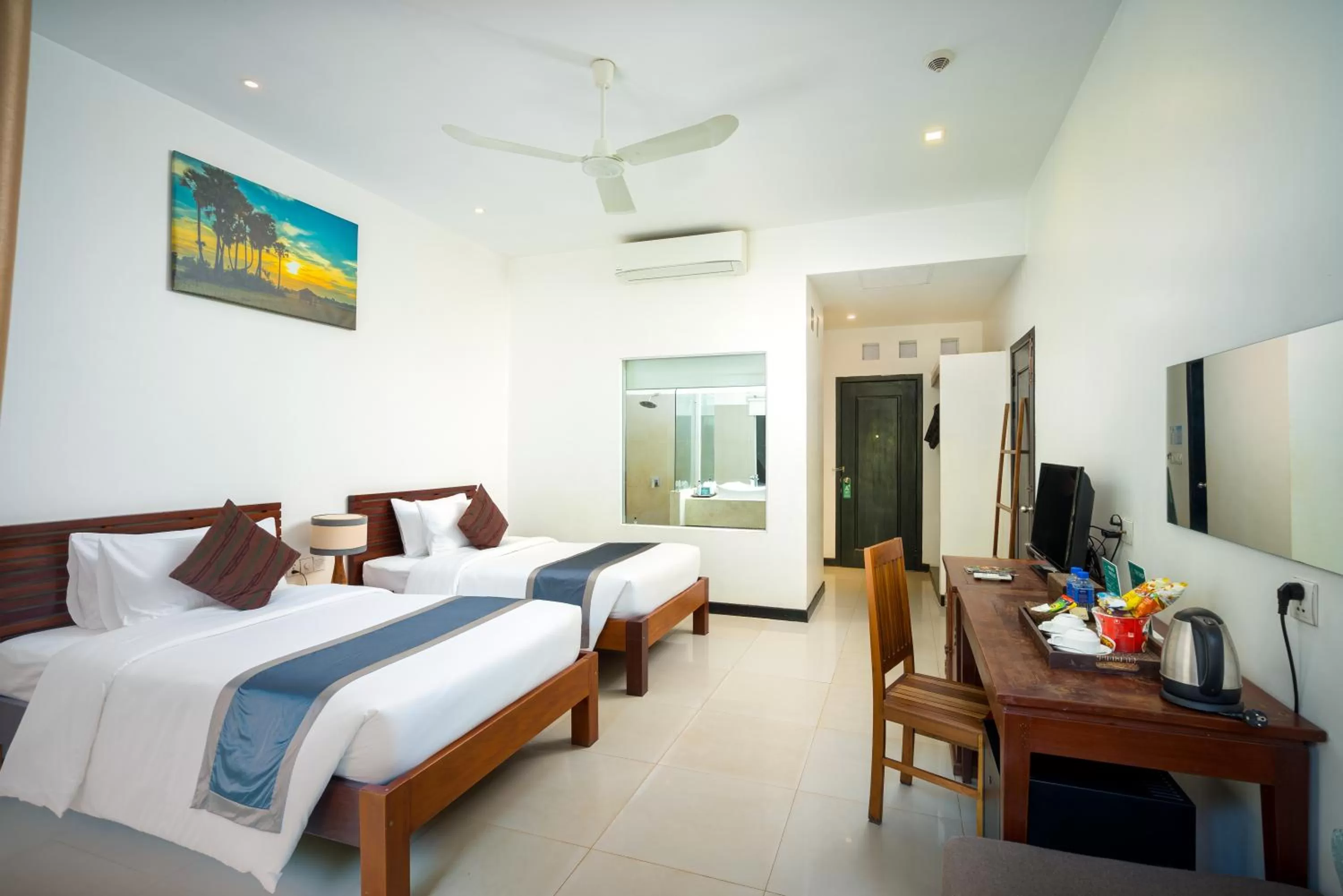 Photo of the whole room, Bed in Landing Gold by Amatak