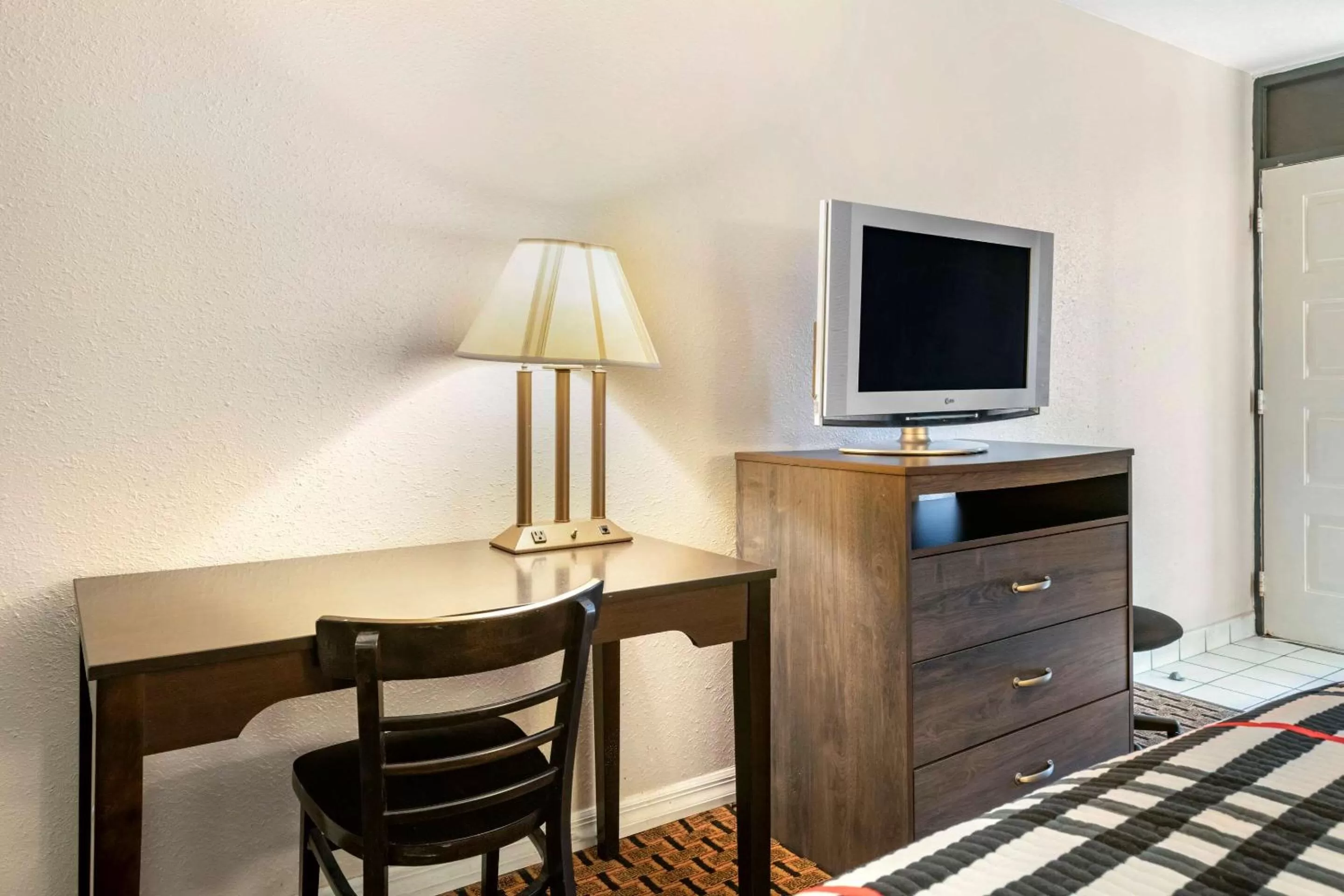 Photo of the whole room in Rodeway Inn New Port Richey