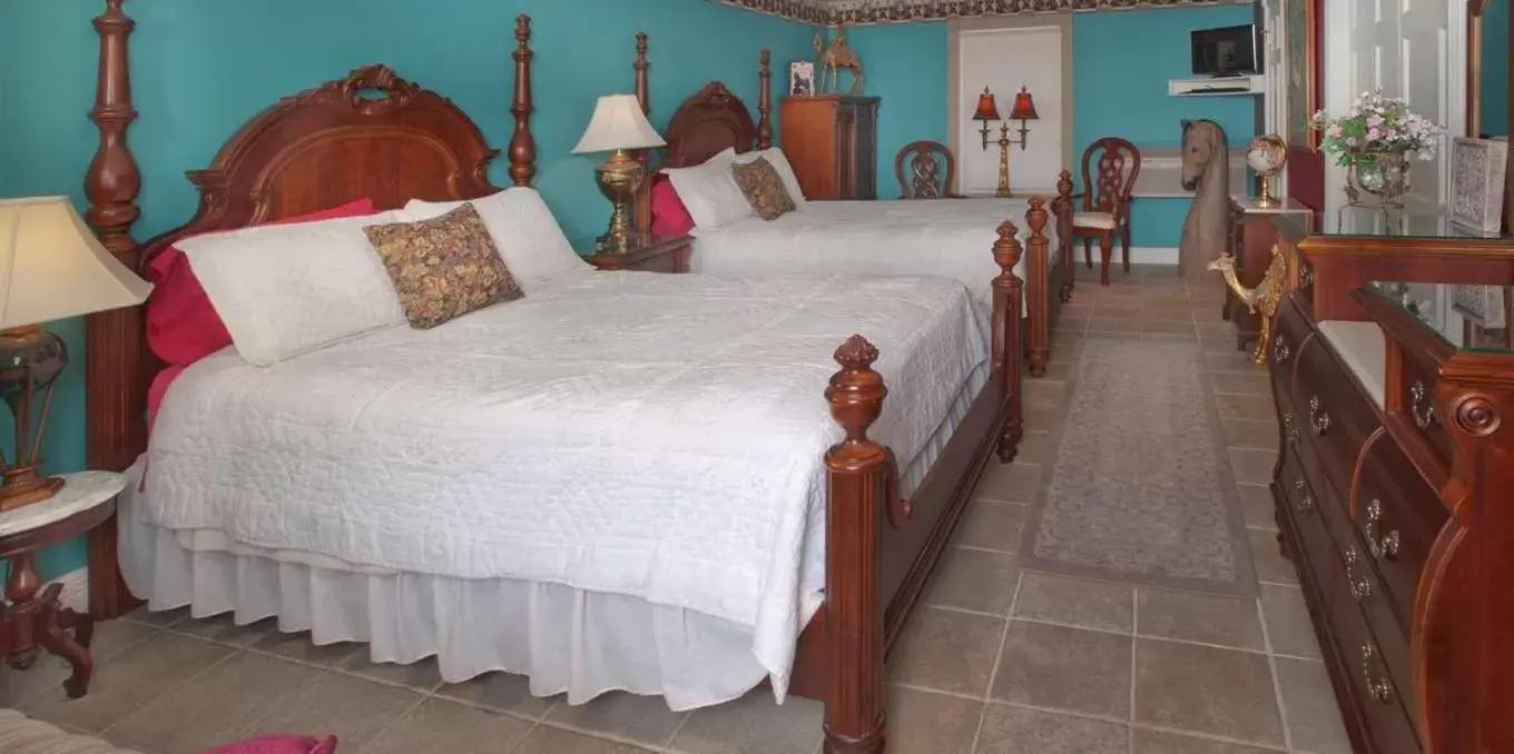 Deluxe Queen Room in Mountain Quest Inn Deluxe Queen Room in Mountain Quest Inn