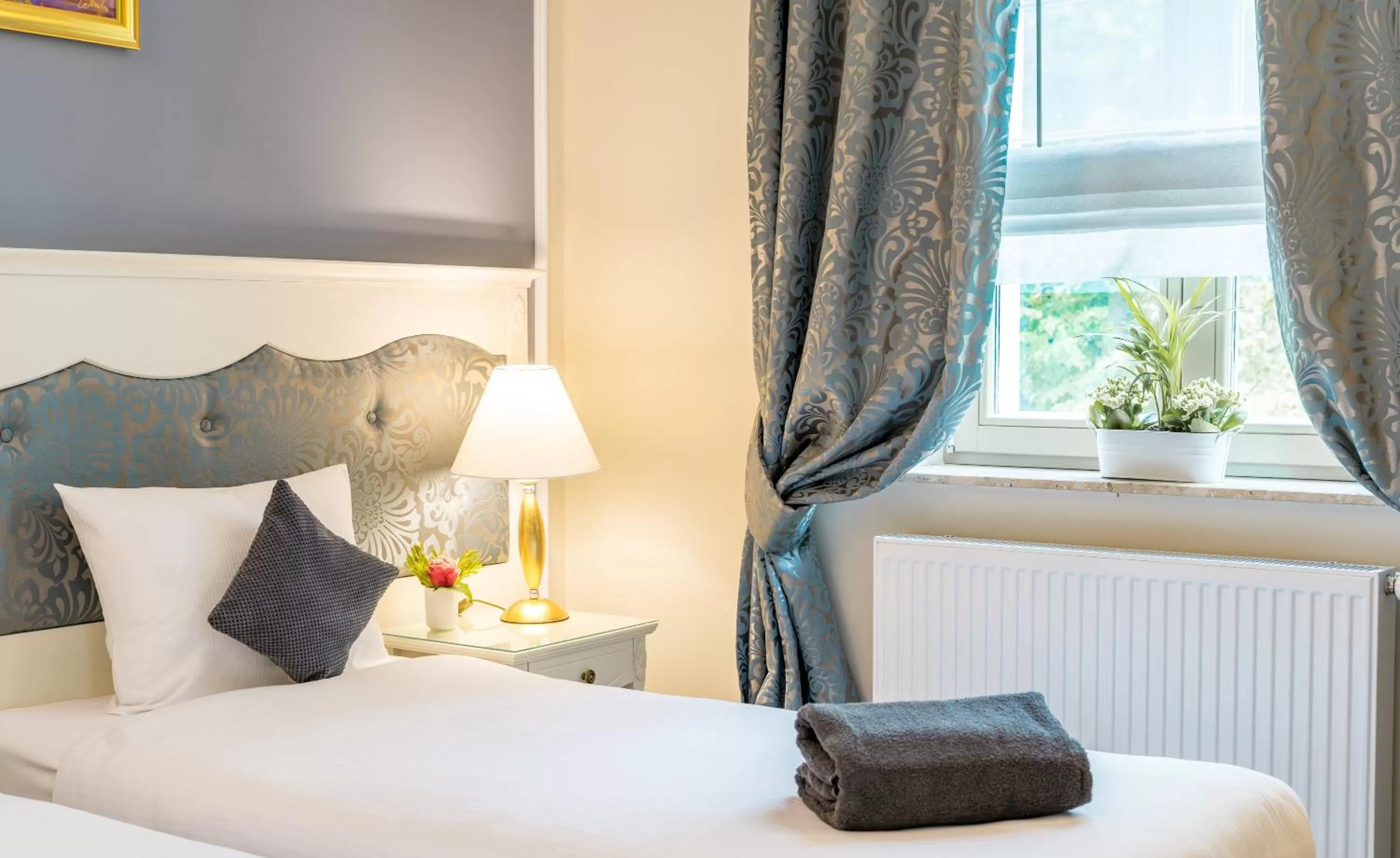 Bed in Hotel Willa Flora