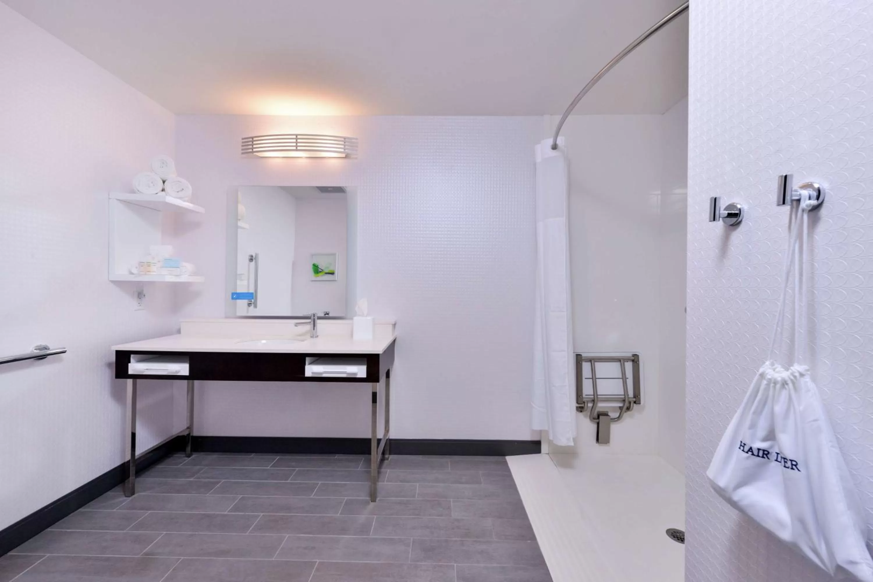 Bathroom in Hampton Inn & Suites Atlanta/Marietta