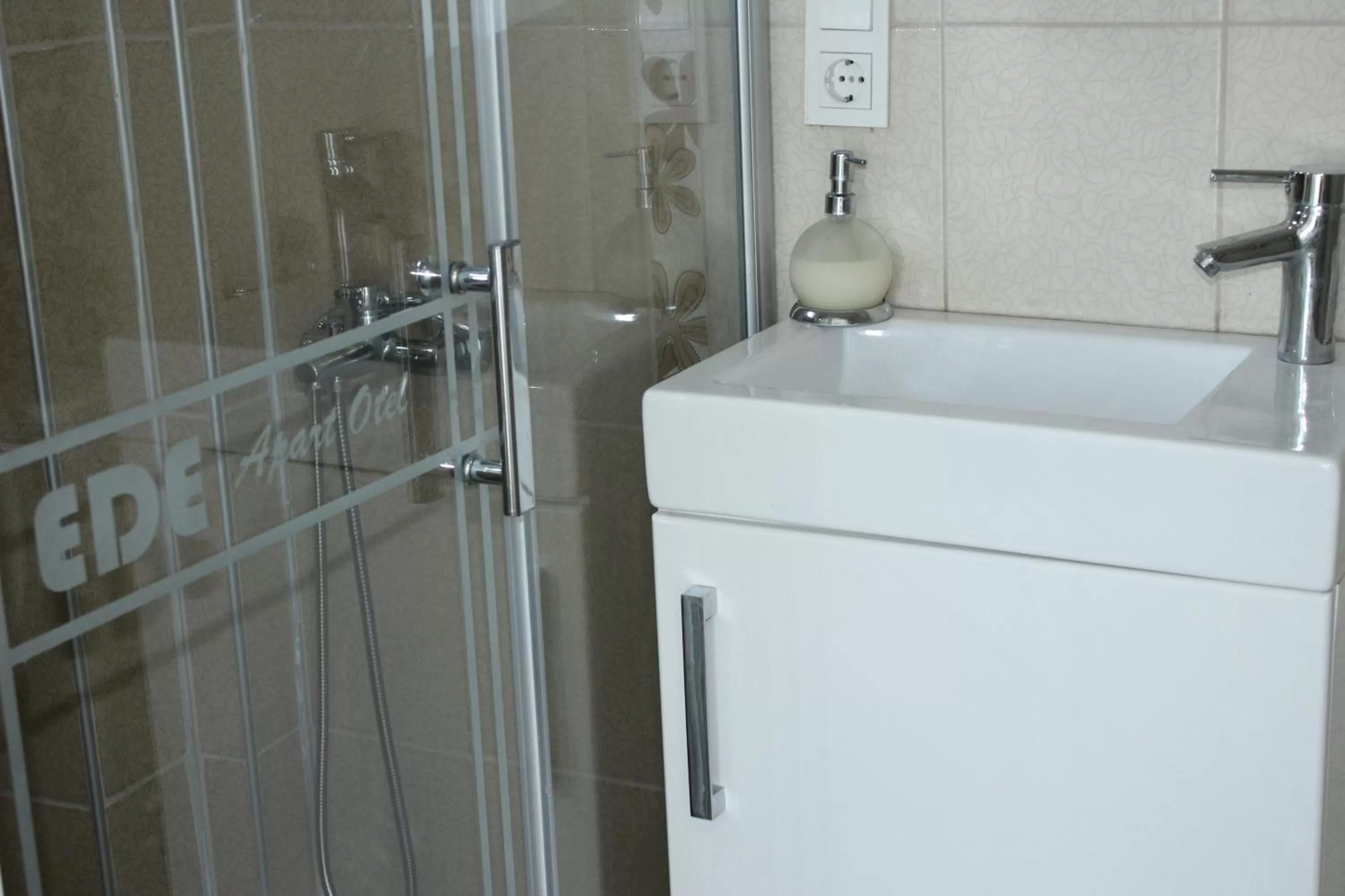 Bathroom in Ede Apart Otel