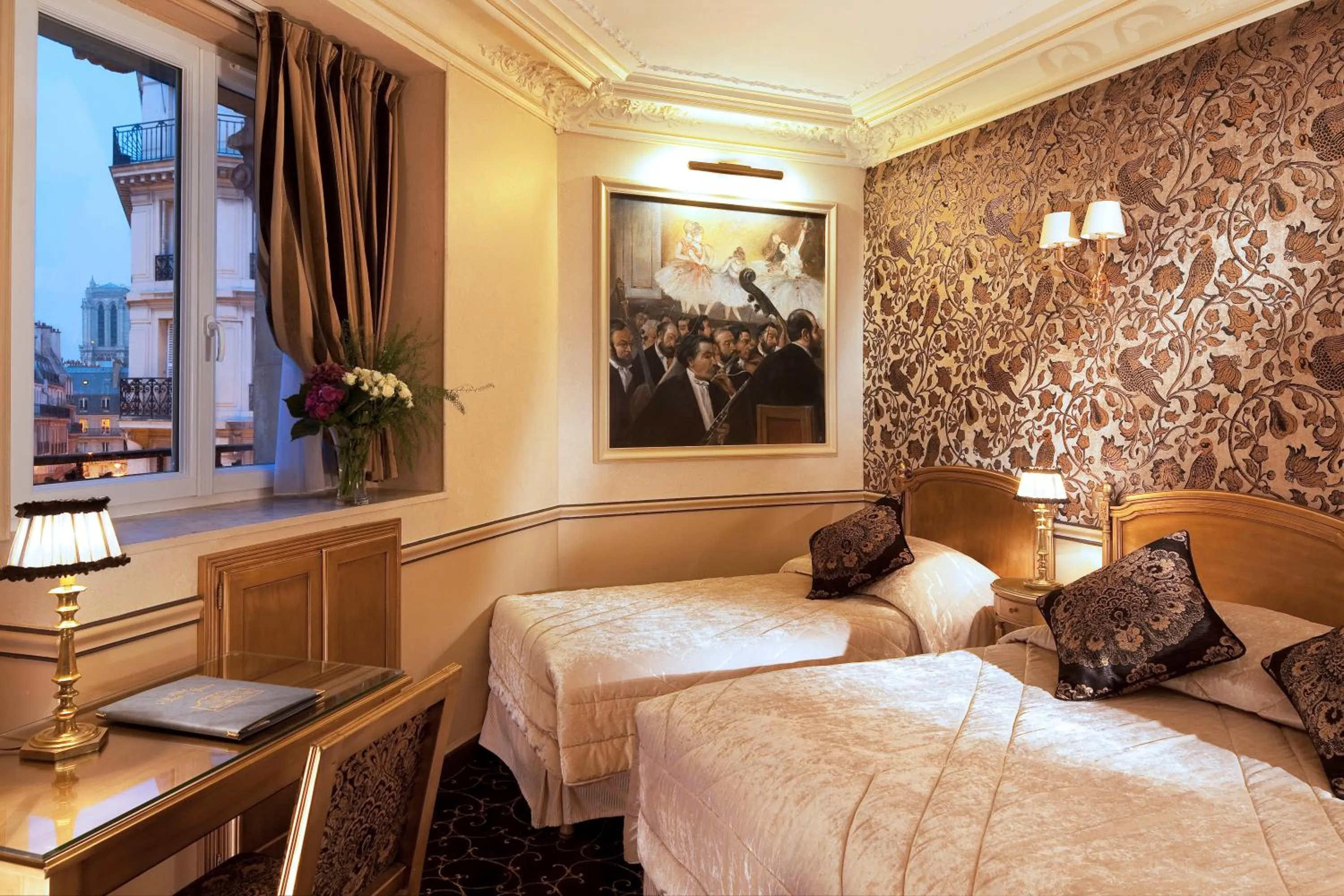 Bedroom, Bed in Hotel & Spa Saint-Jacques