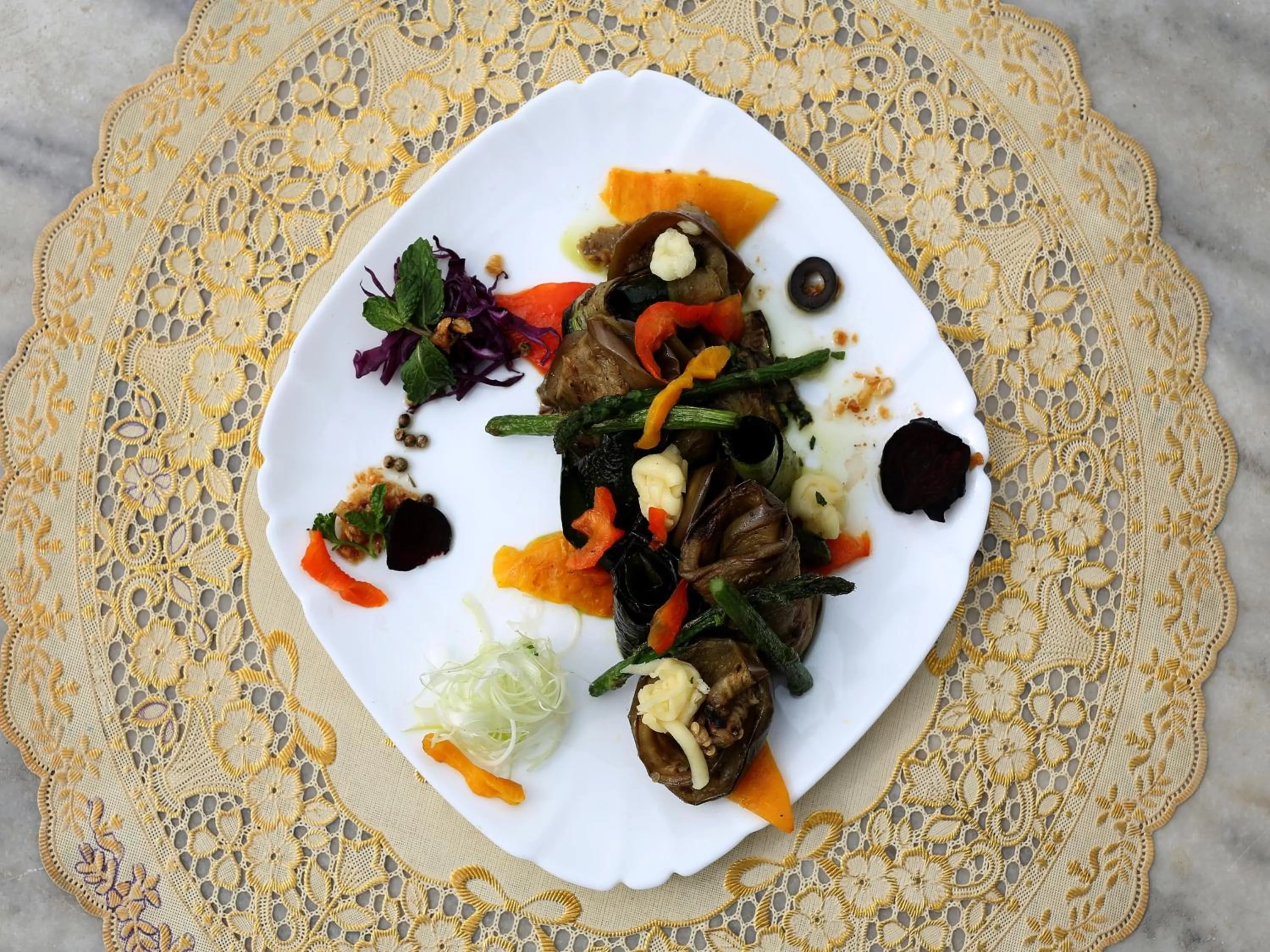 Meals in Hotel Pleasure Home