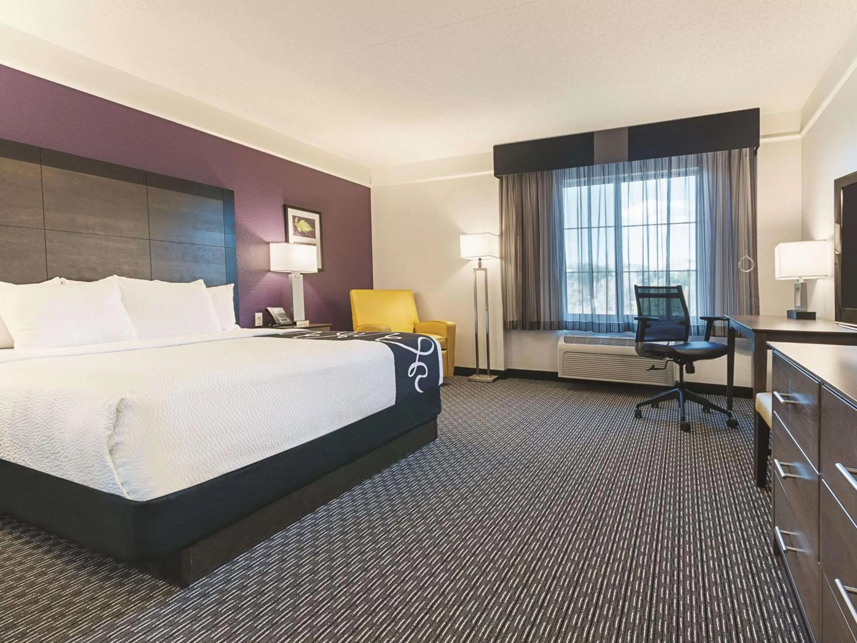 Photo of the whole room, Bed in La Quinta by Wyndham Grand Junction Airport