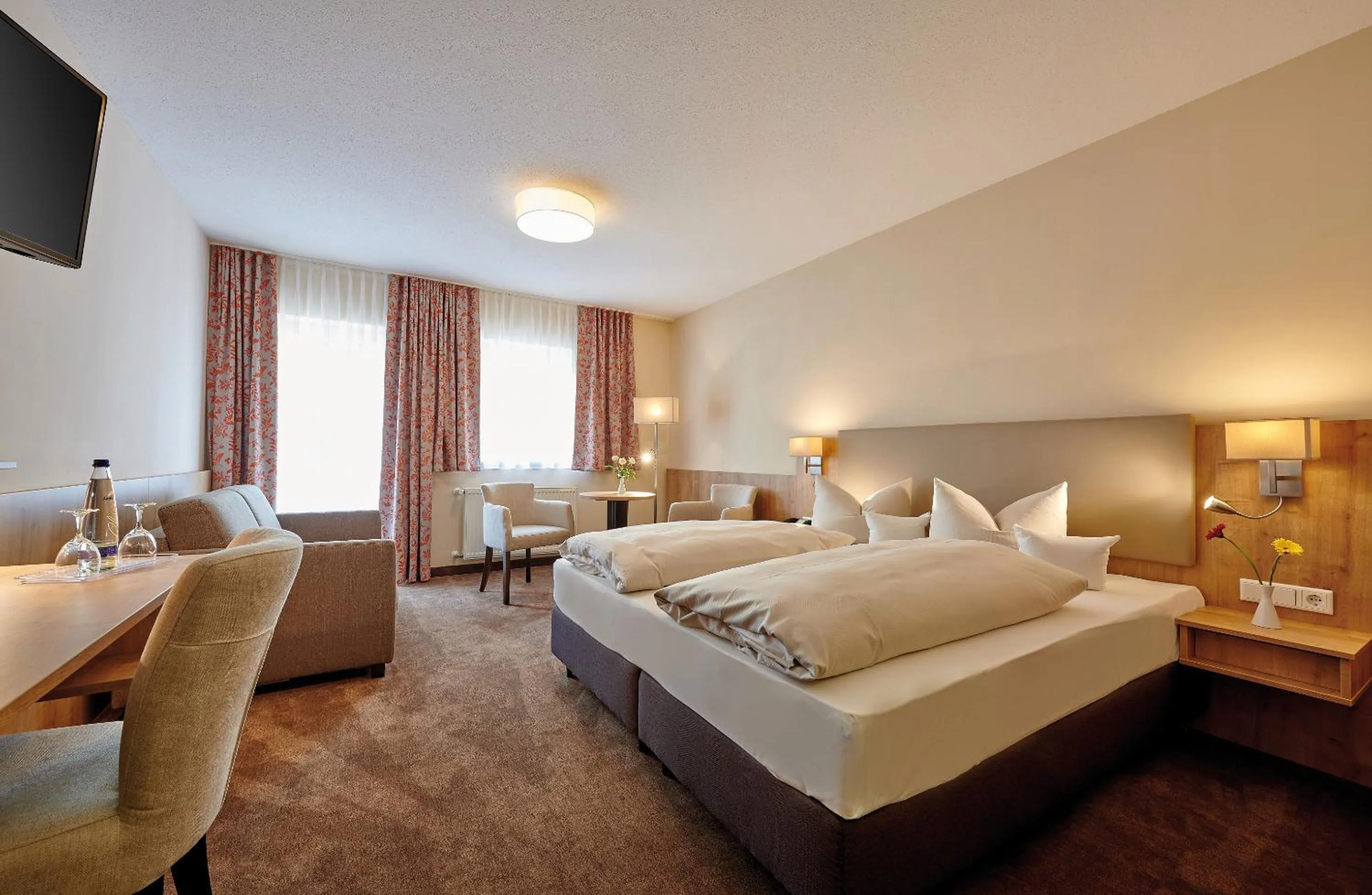 Photo of the whole room, Bed in Hotel Herzog Heinrich