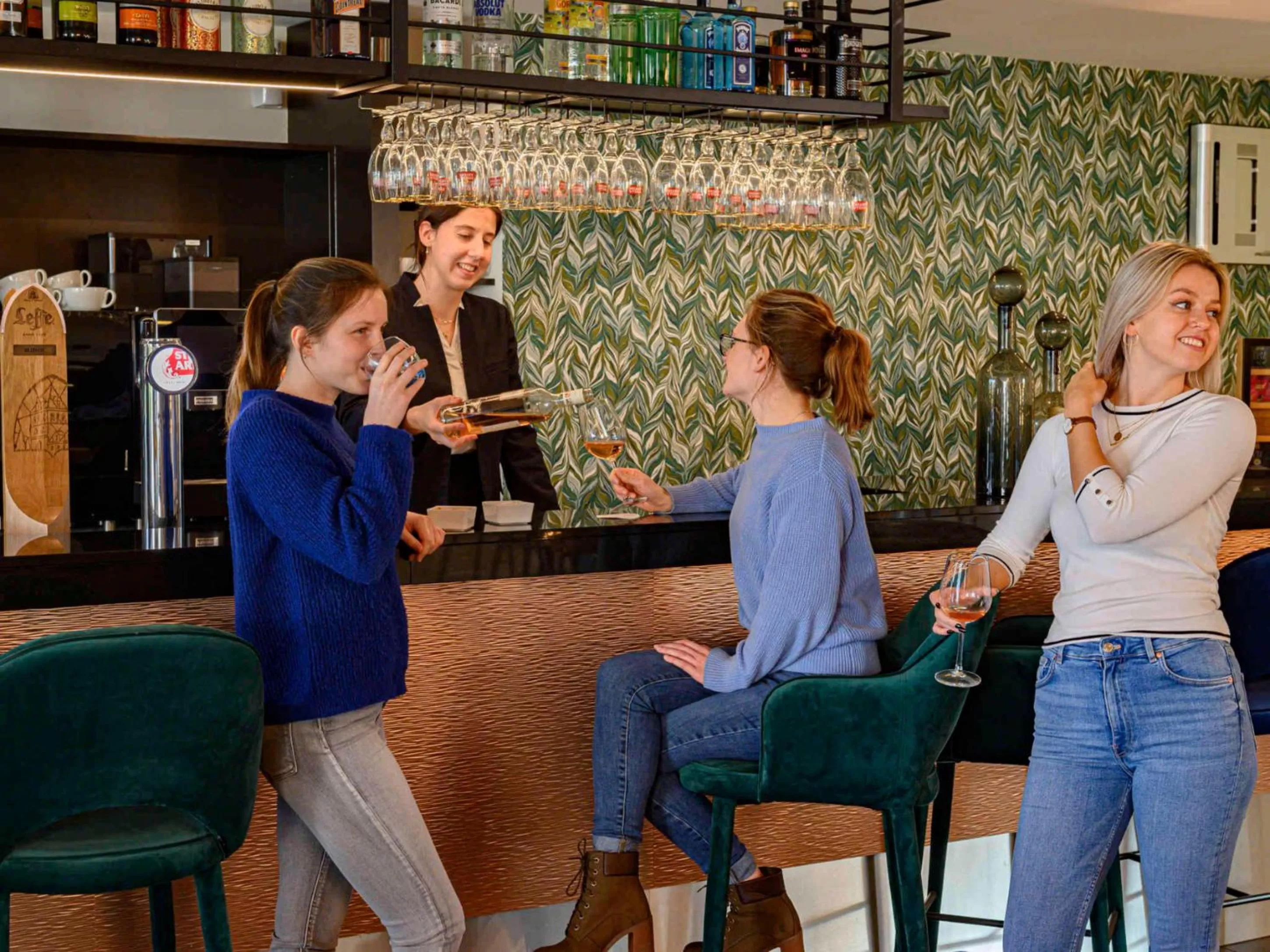 Restaurant/places to eat in Novotel Antwerpen - Ekeren