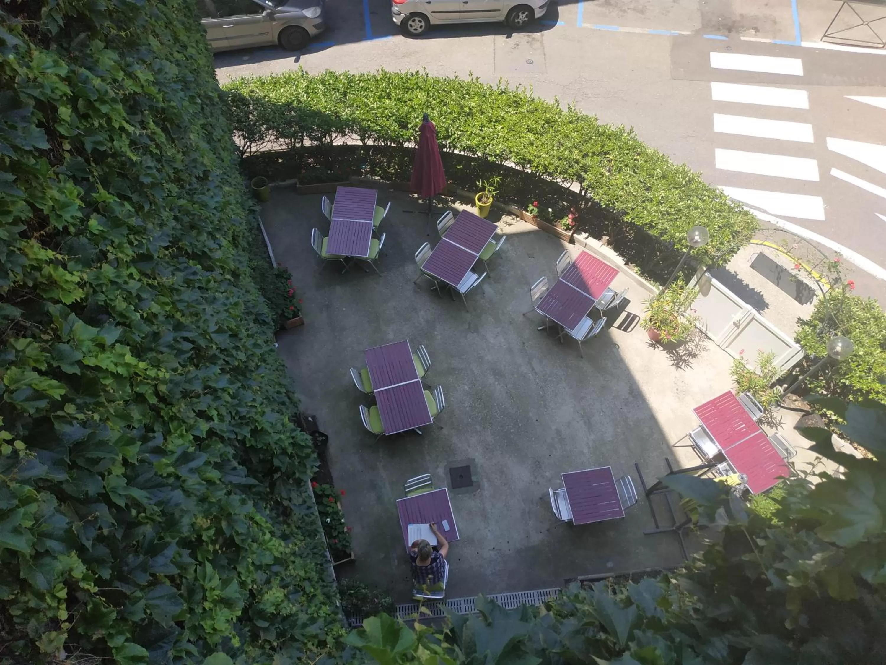 Property building in Le Château