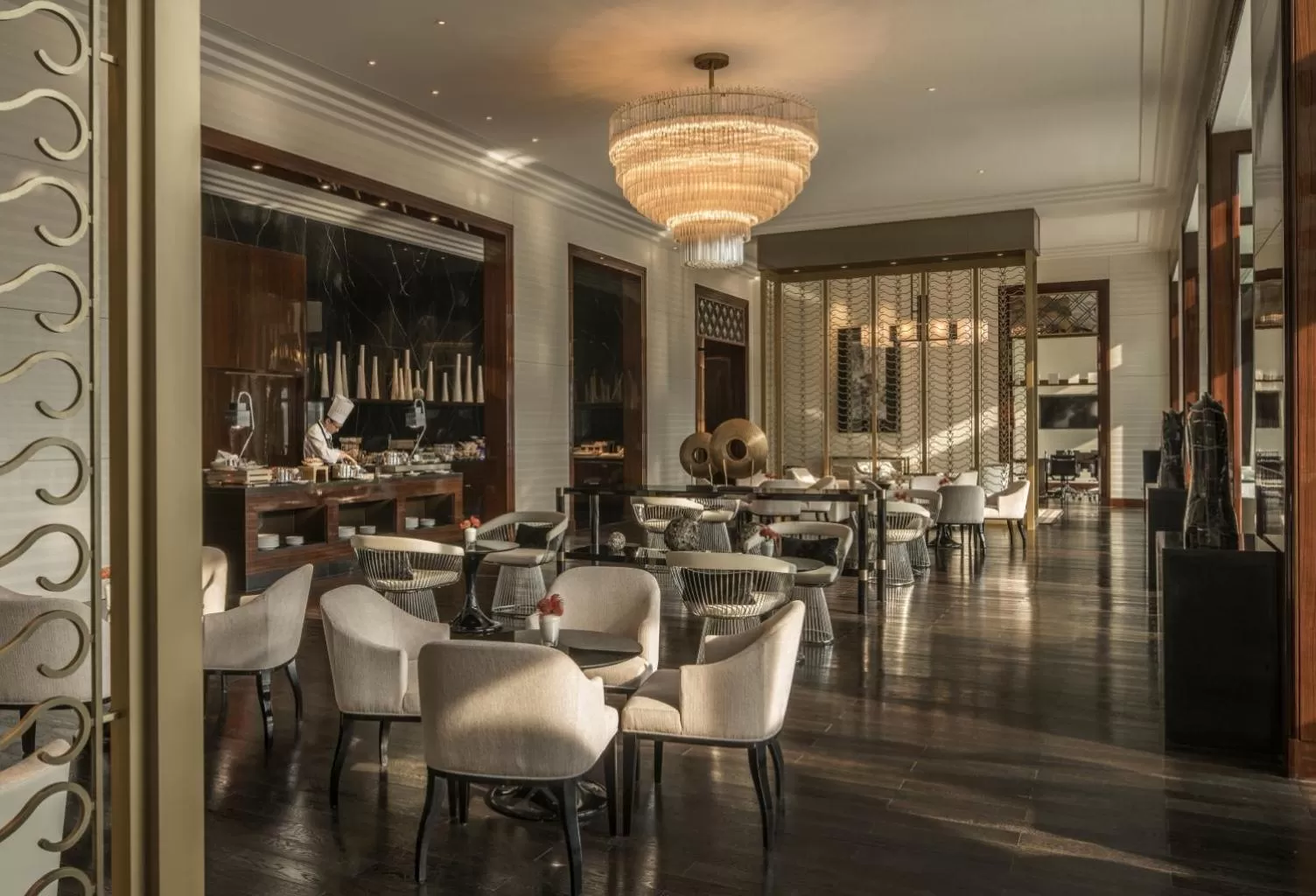 Lounge or bar in Four Seasons Hotel Tianjin