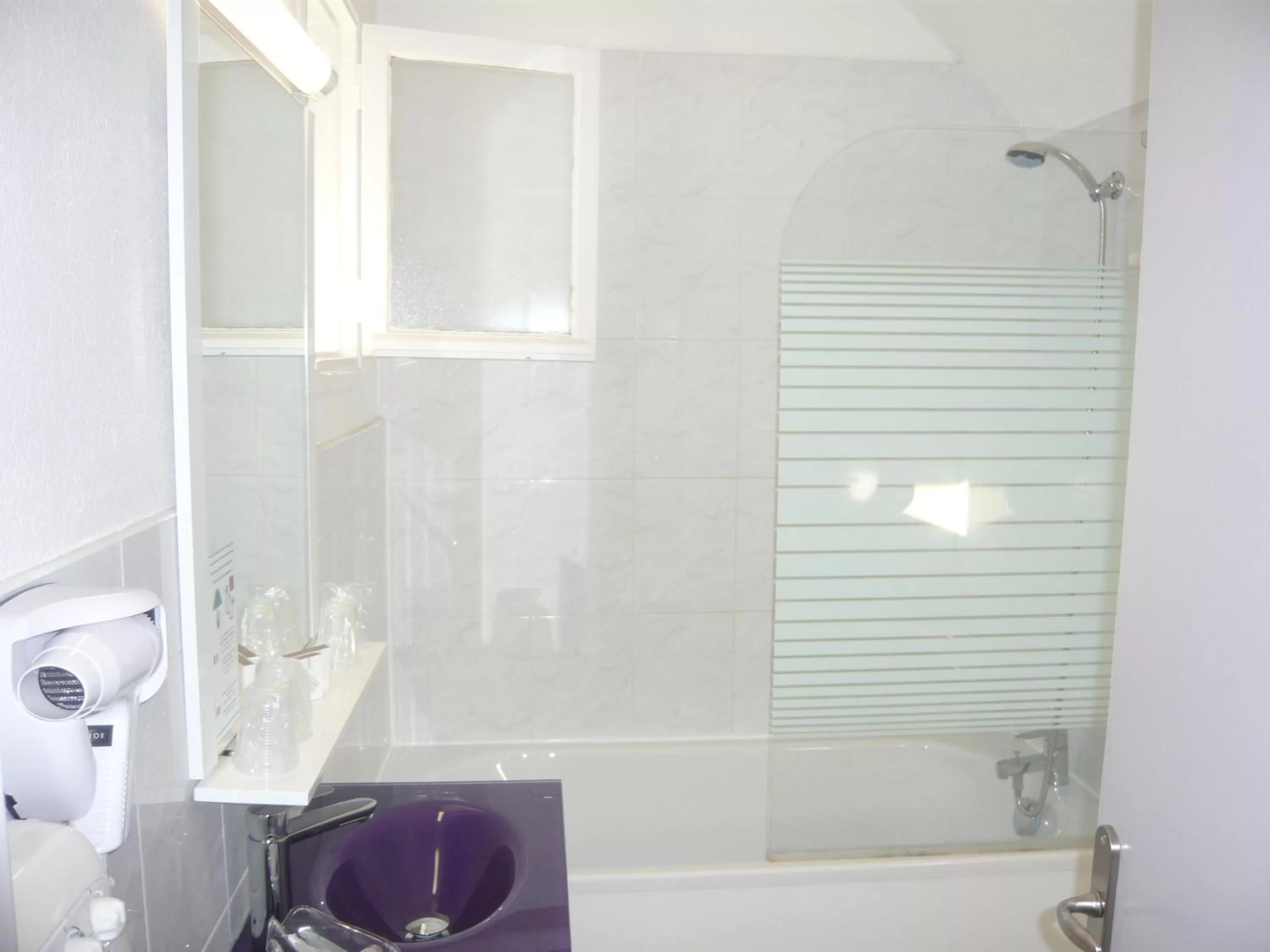 Bathroom in Hôtel Port Beach